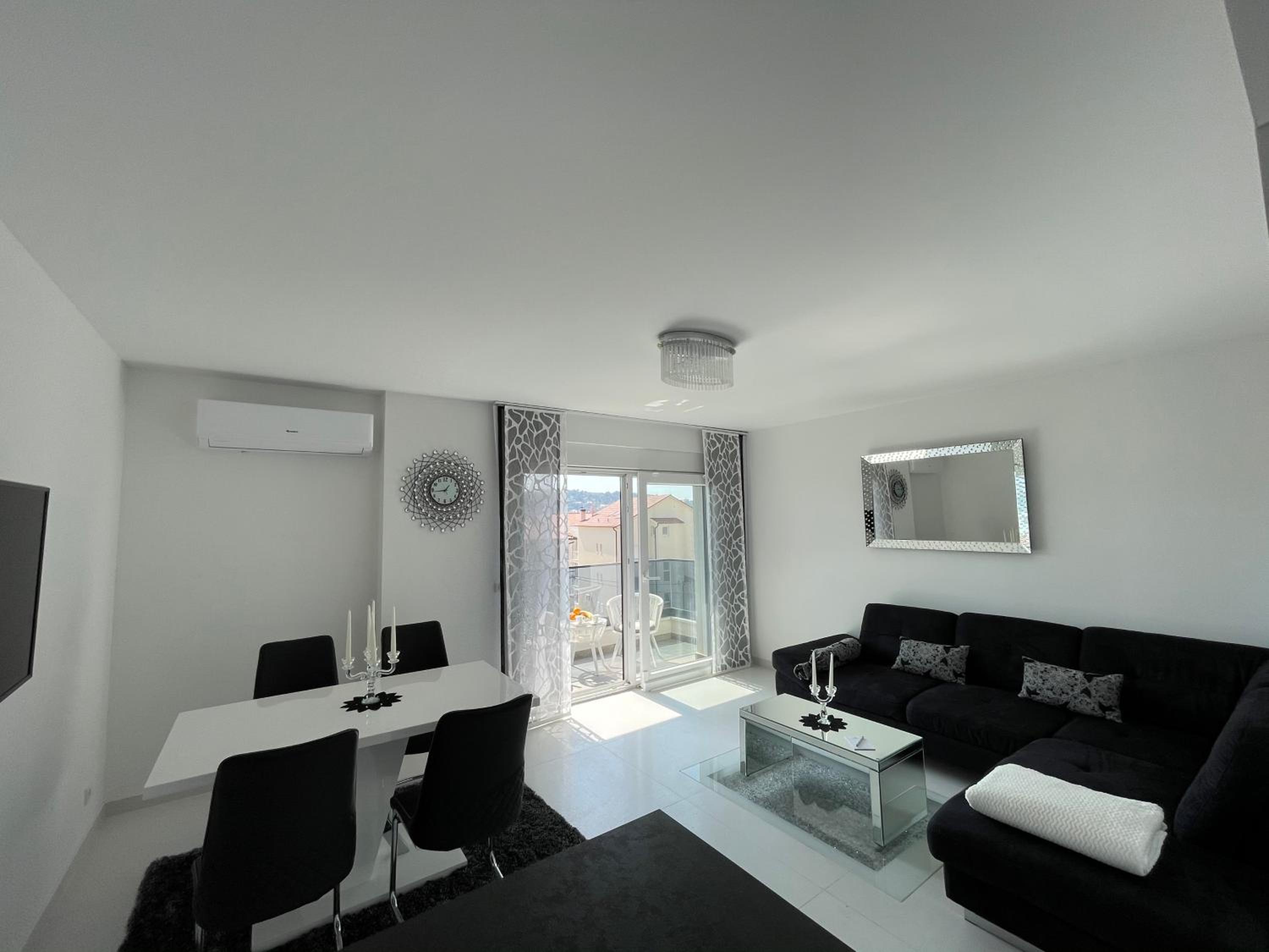 Apartment With Sea View