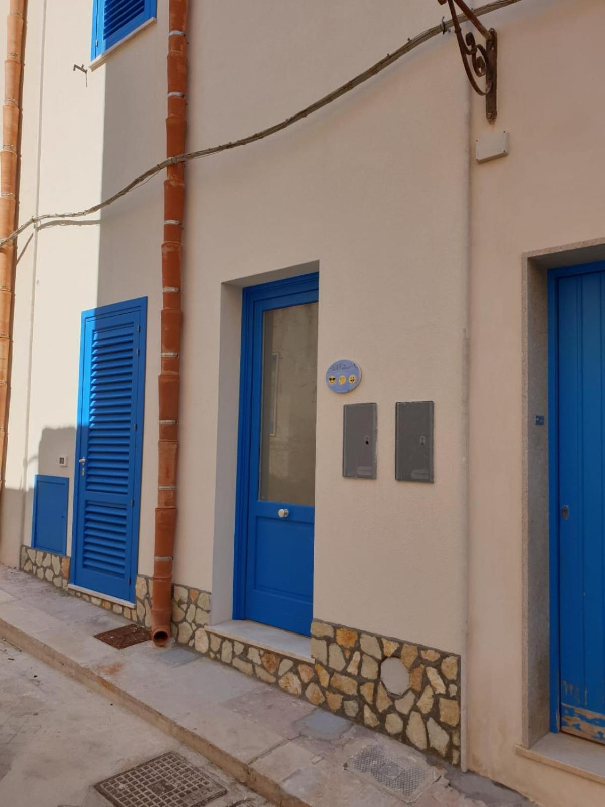 Apartment With Terrace - Photo 3