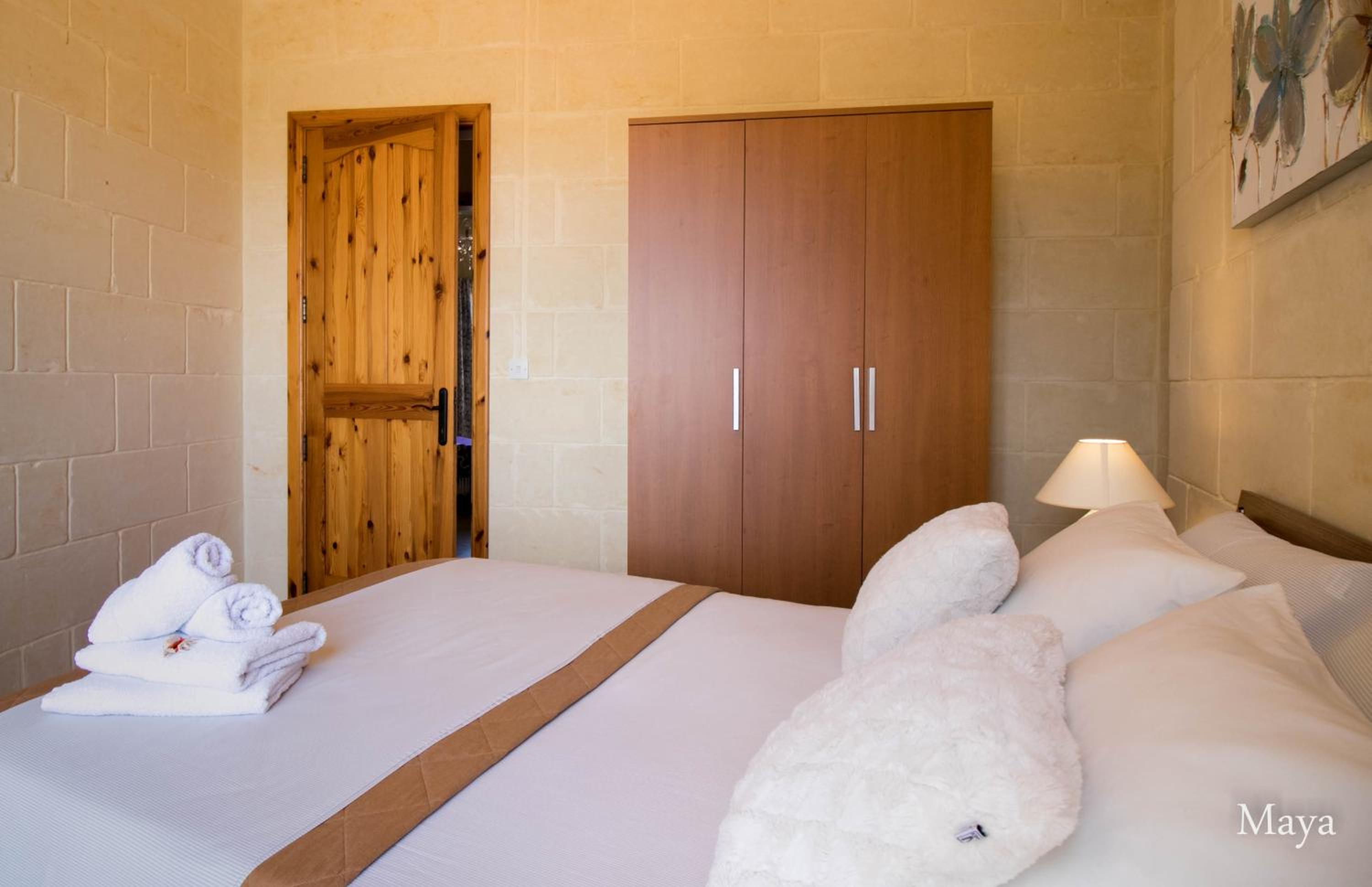 Double Room with Private External Bathroom photo 2