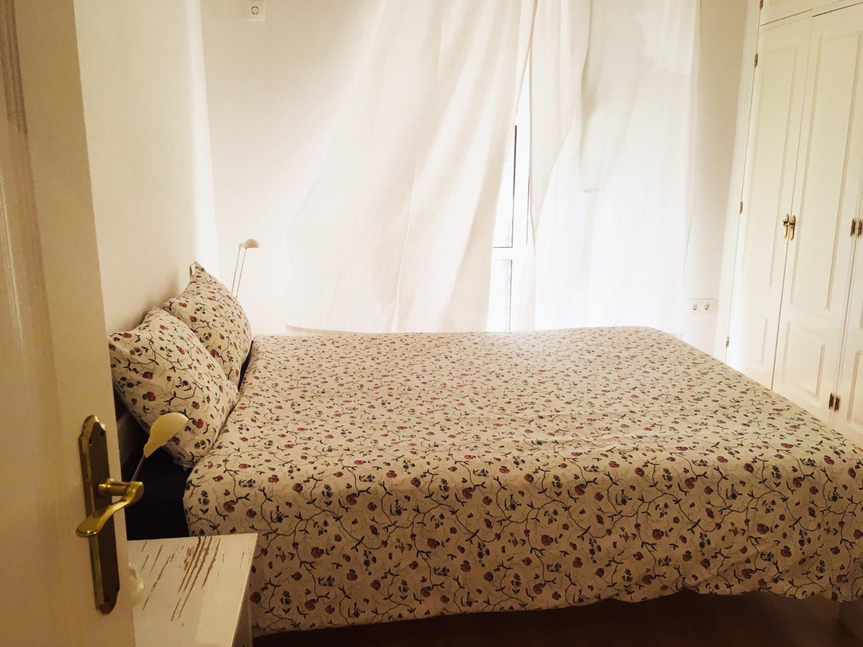 One-Bedroom Apartment - Photo 9