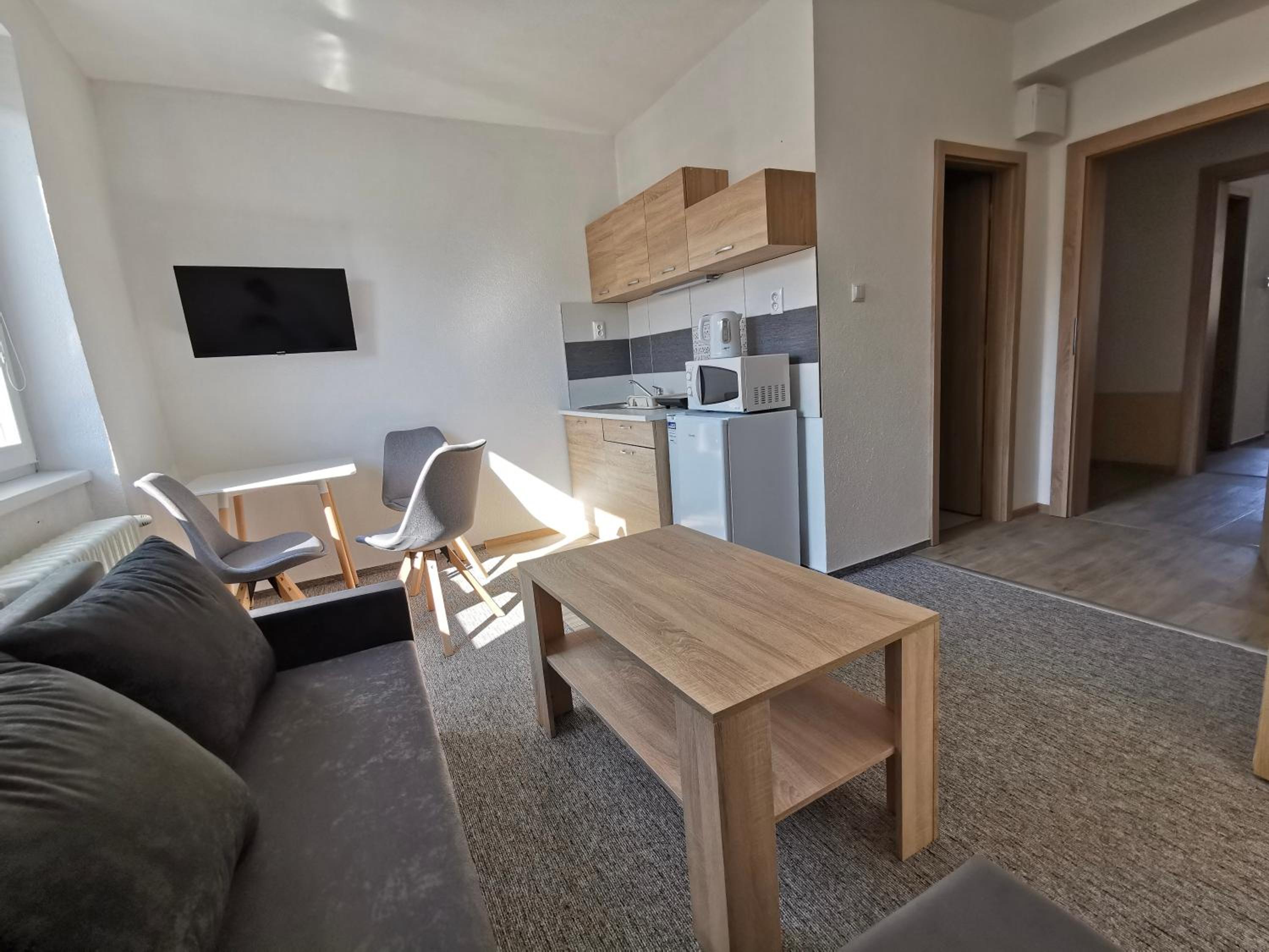 One-Bedroom Apartment - Photo 2