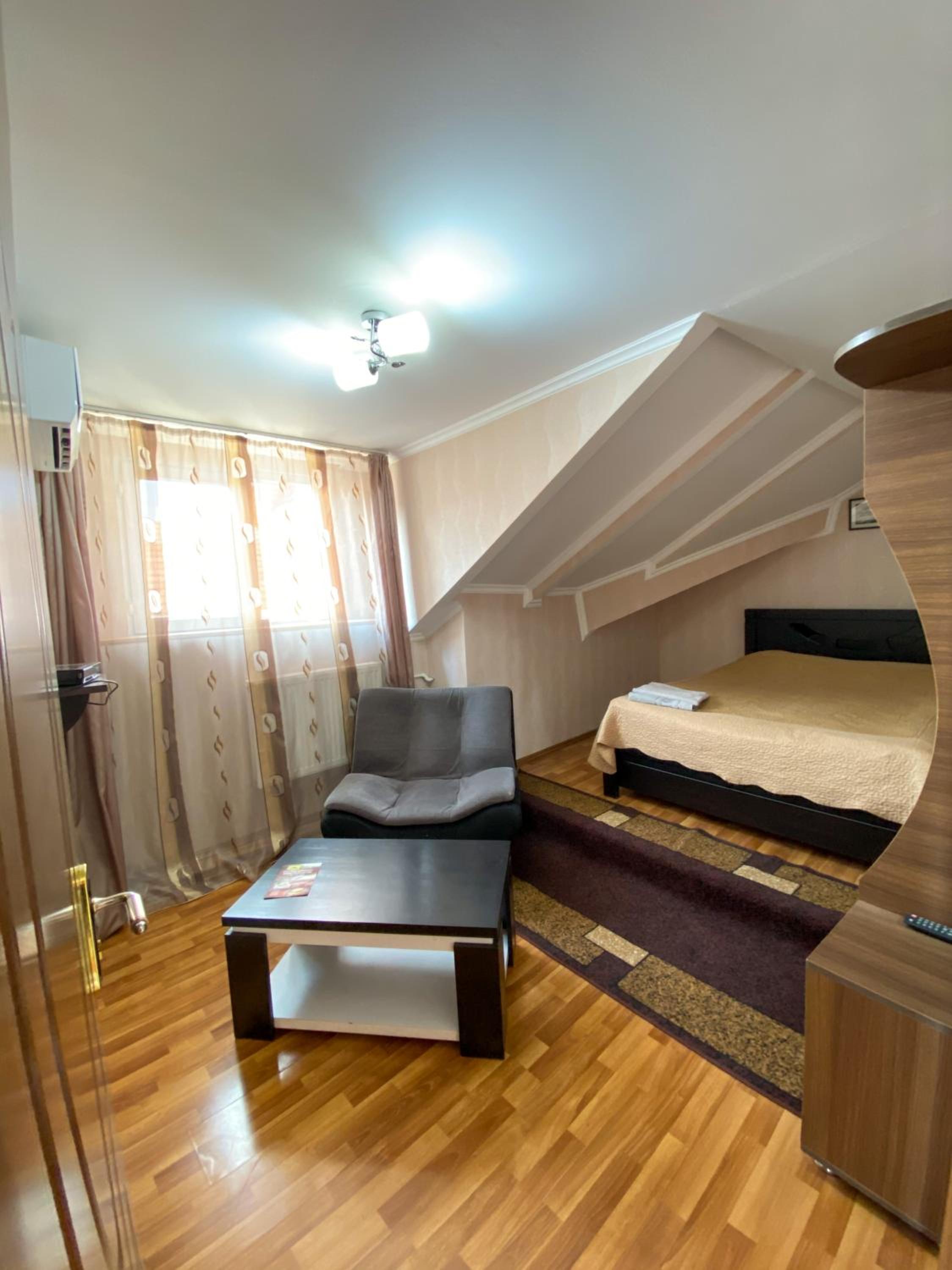 Suite with Mountain View