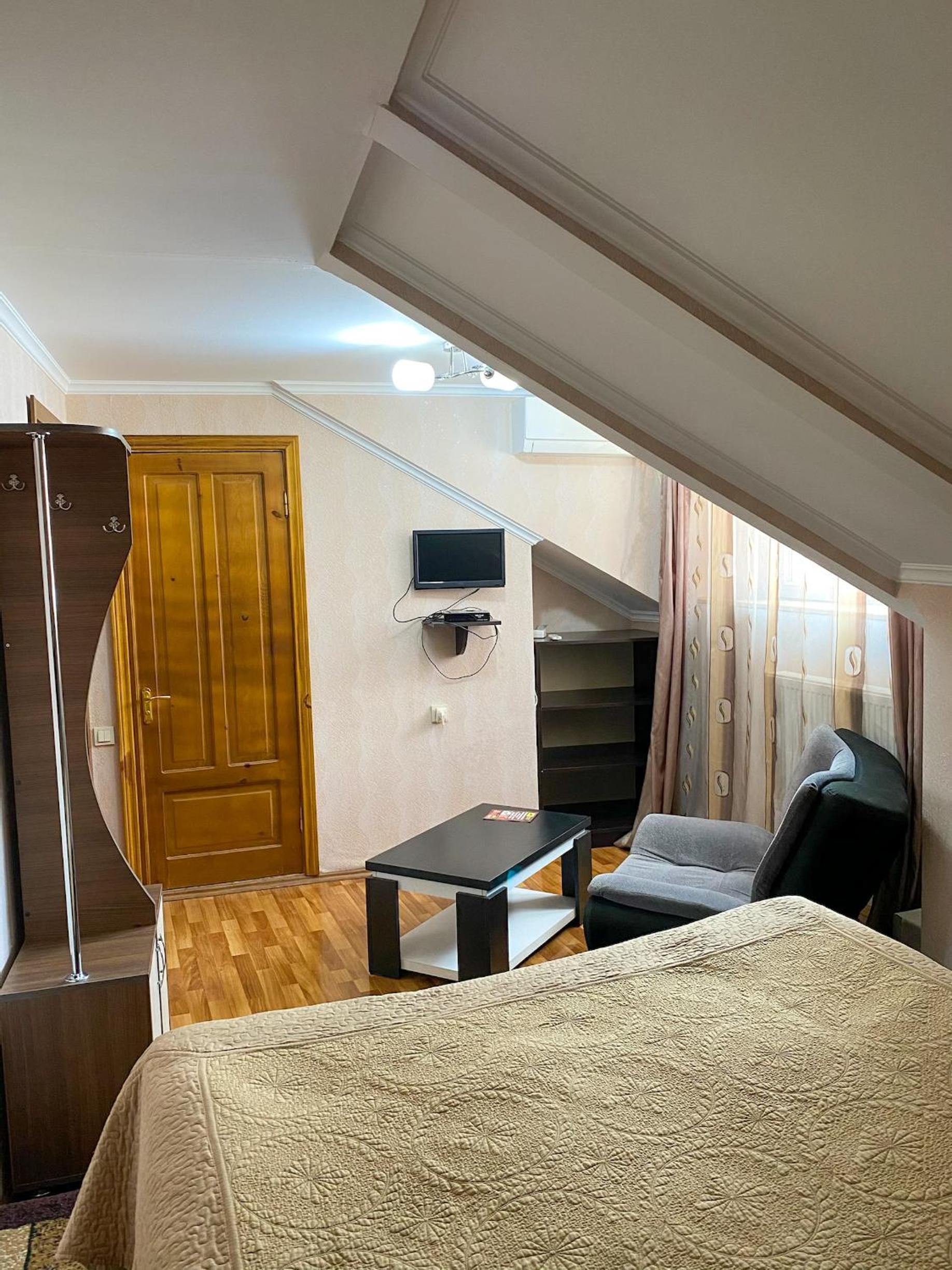 Suite with Mountain View photo 2