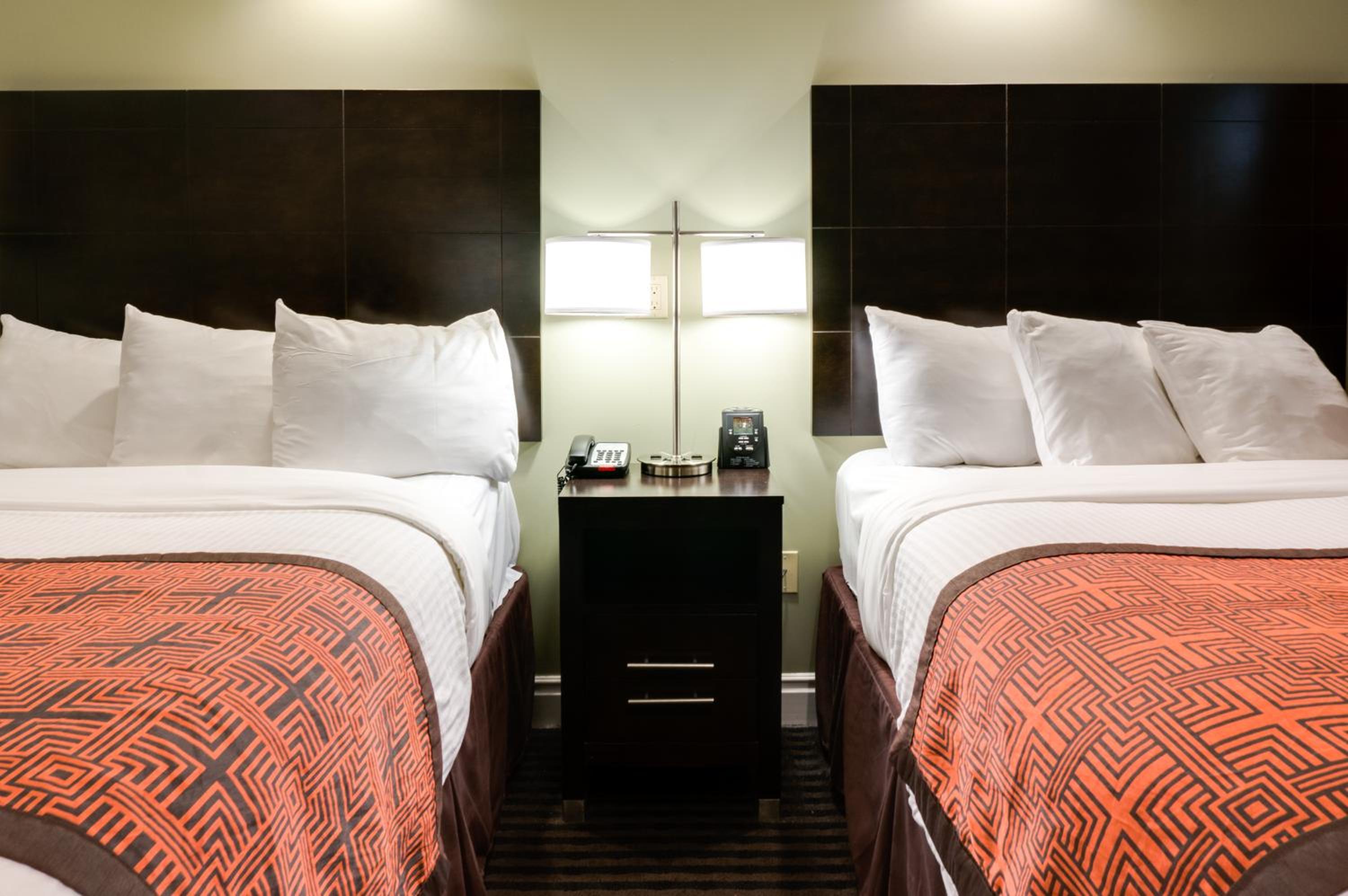 Double Room with Two Double Beds - Photo 11