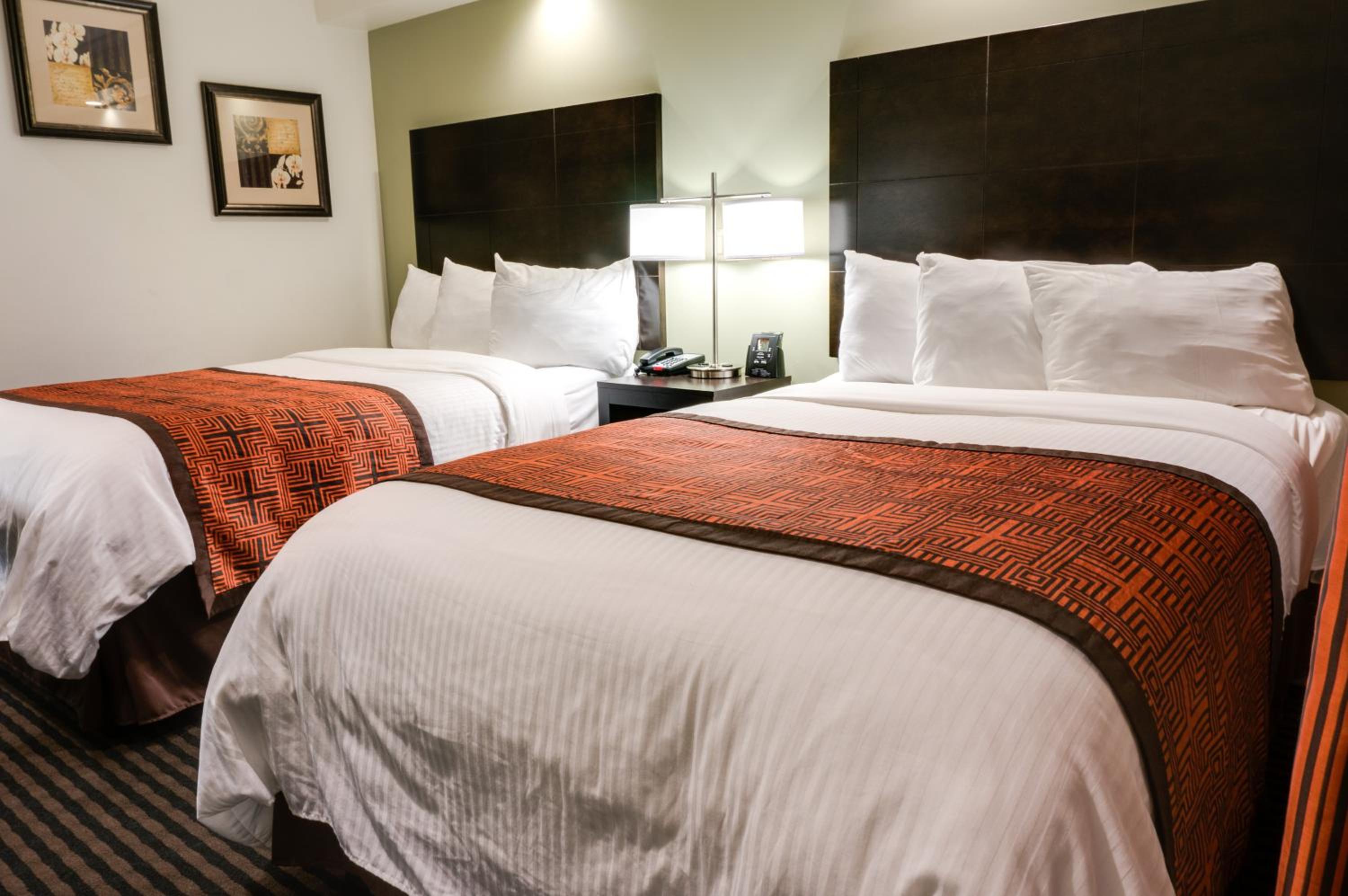 Double Room with Two Double Beds - Photo 7