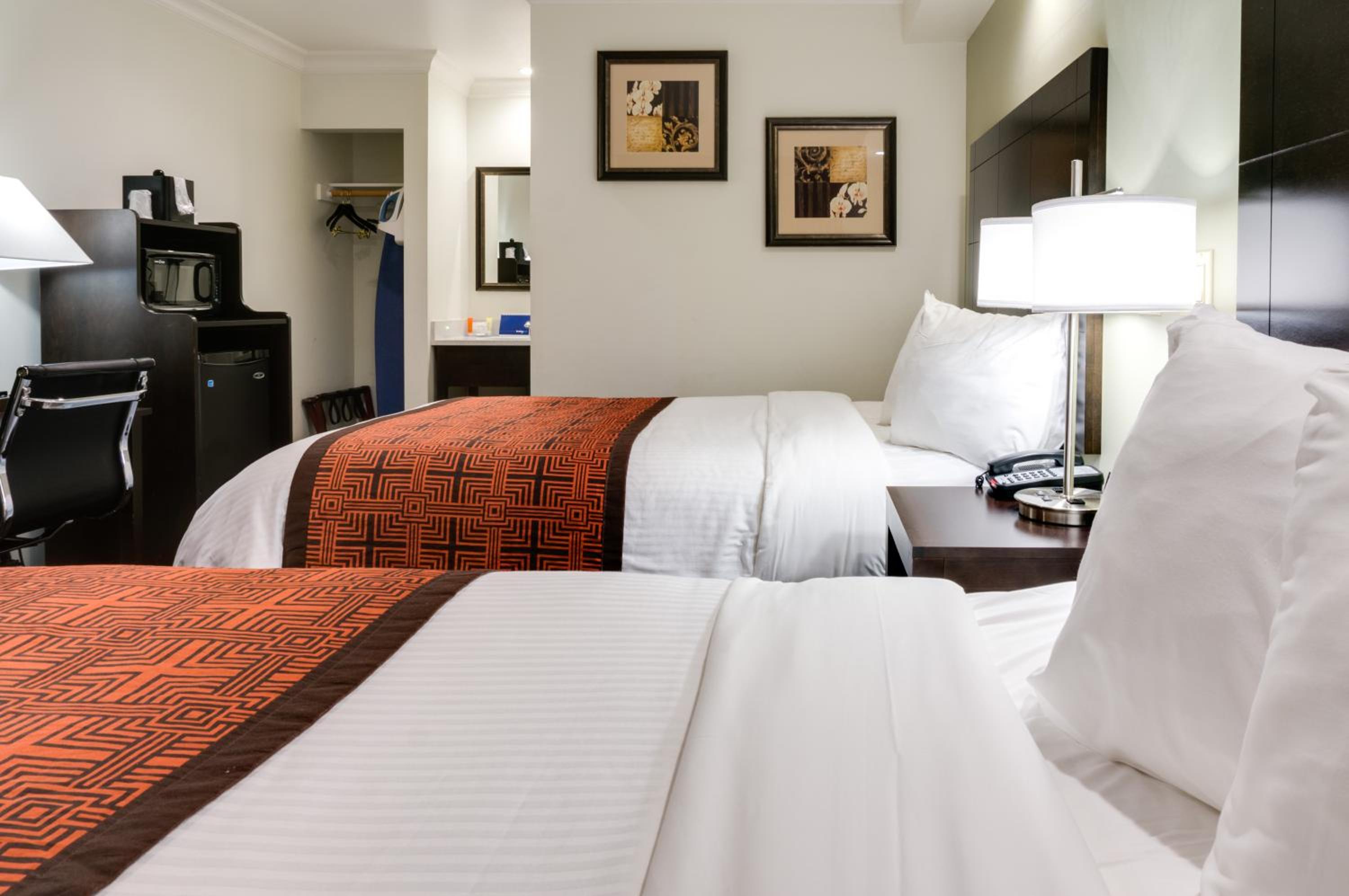 Double Room with Two Double Beds - Photo 6