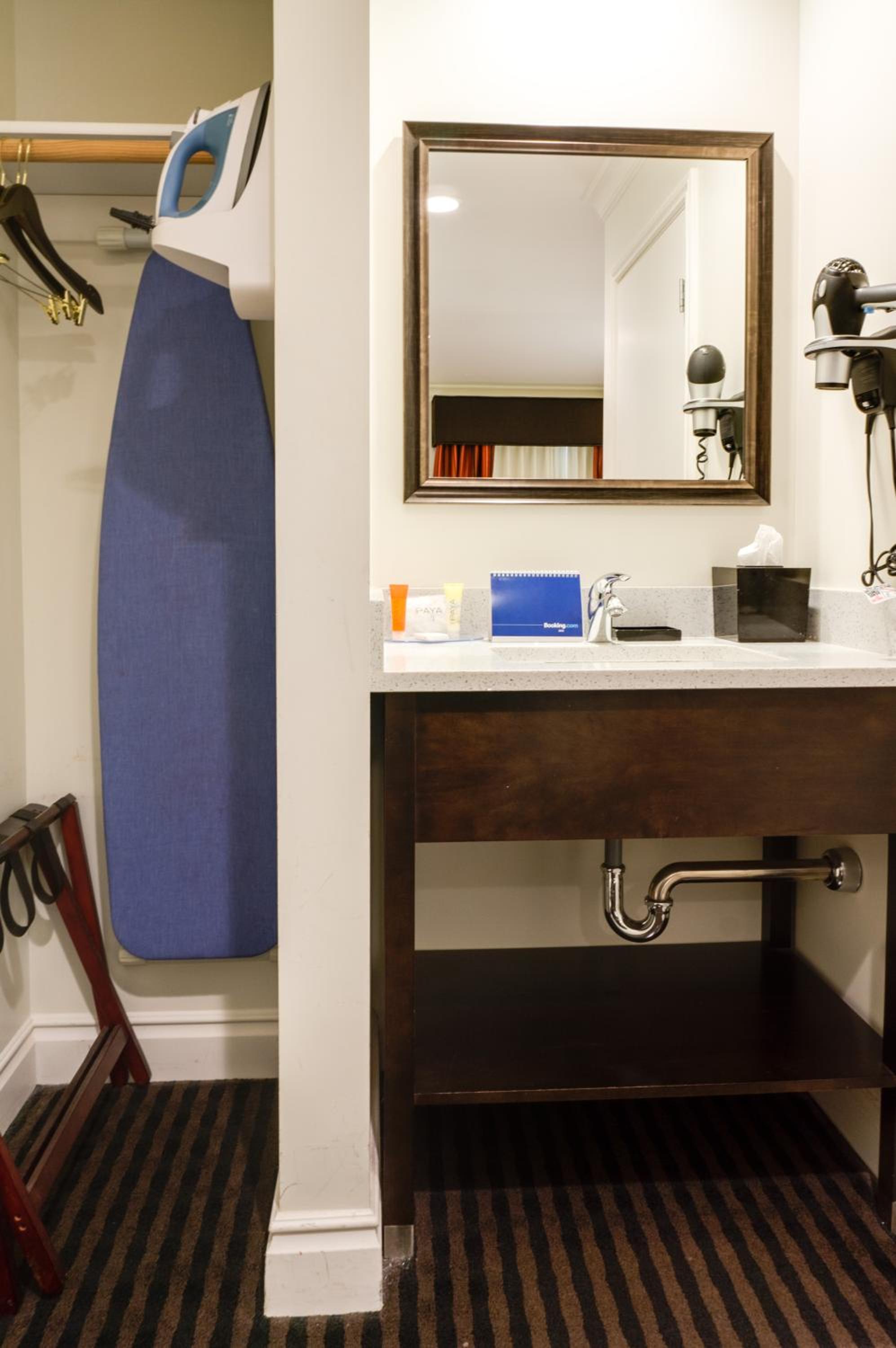 Double Room with Two Double Beds - Photo 4