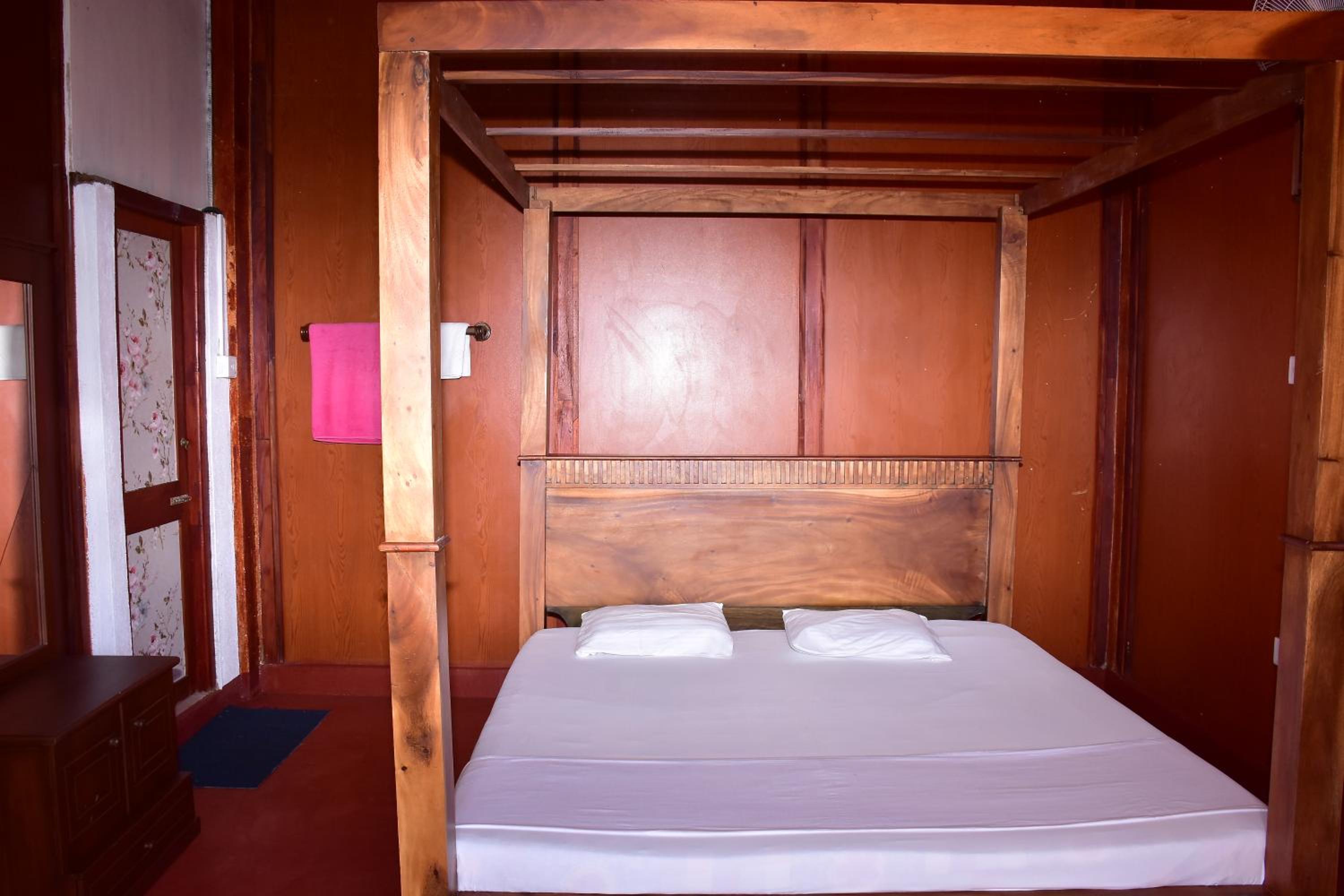 Standard Double Room with Fan photo 1