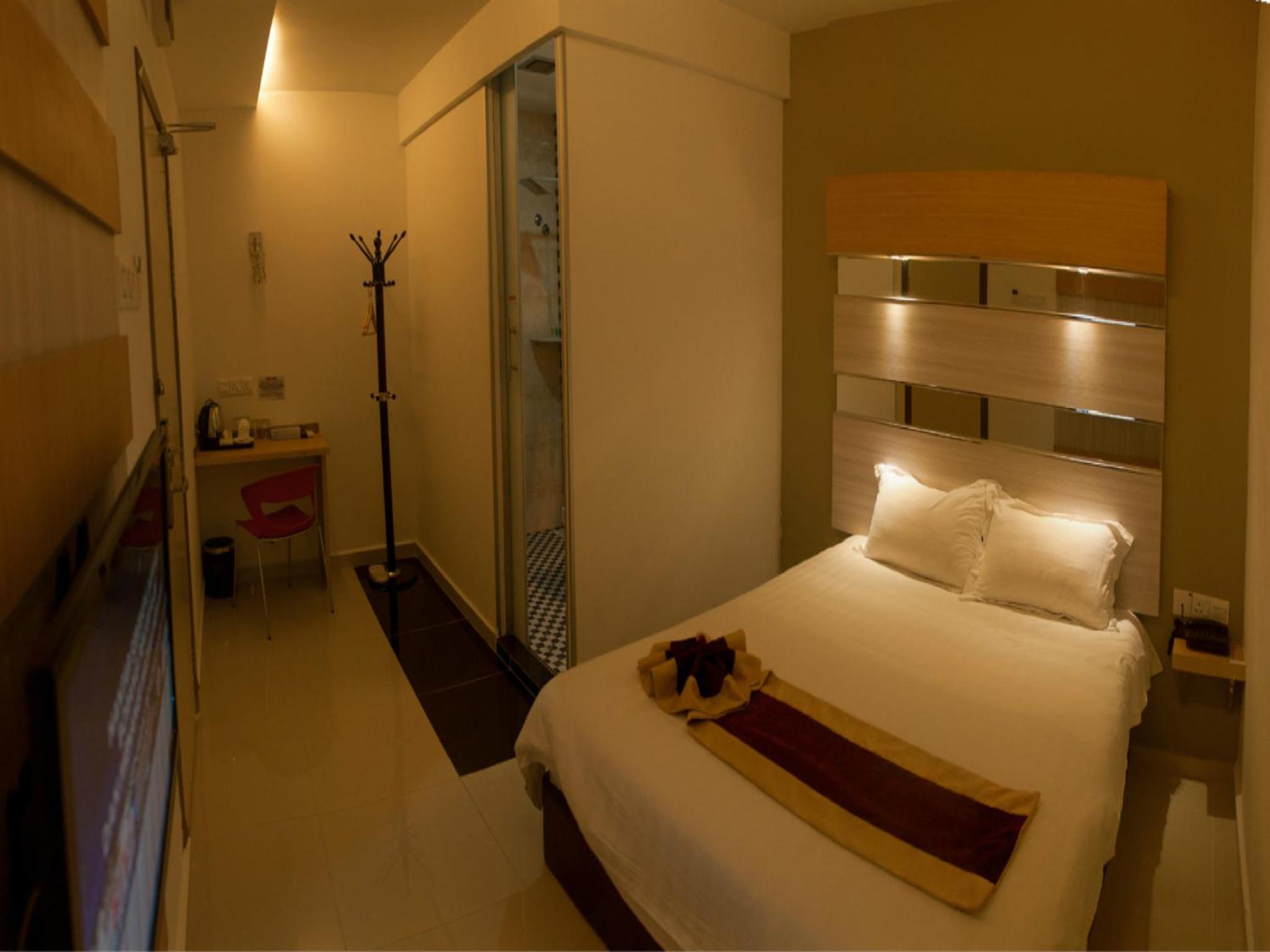 Standard Queen Room photo 2