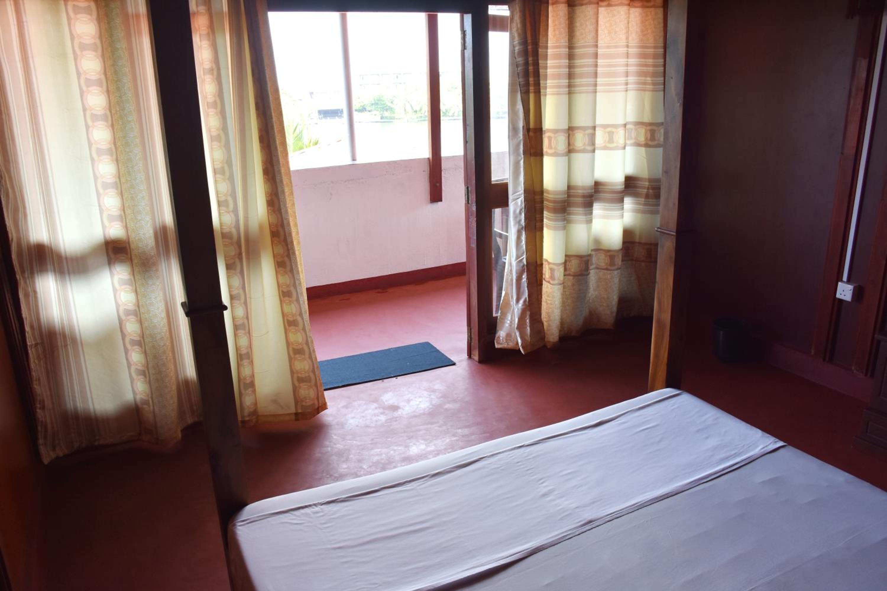 Standard Double Room with Fan photo 2
