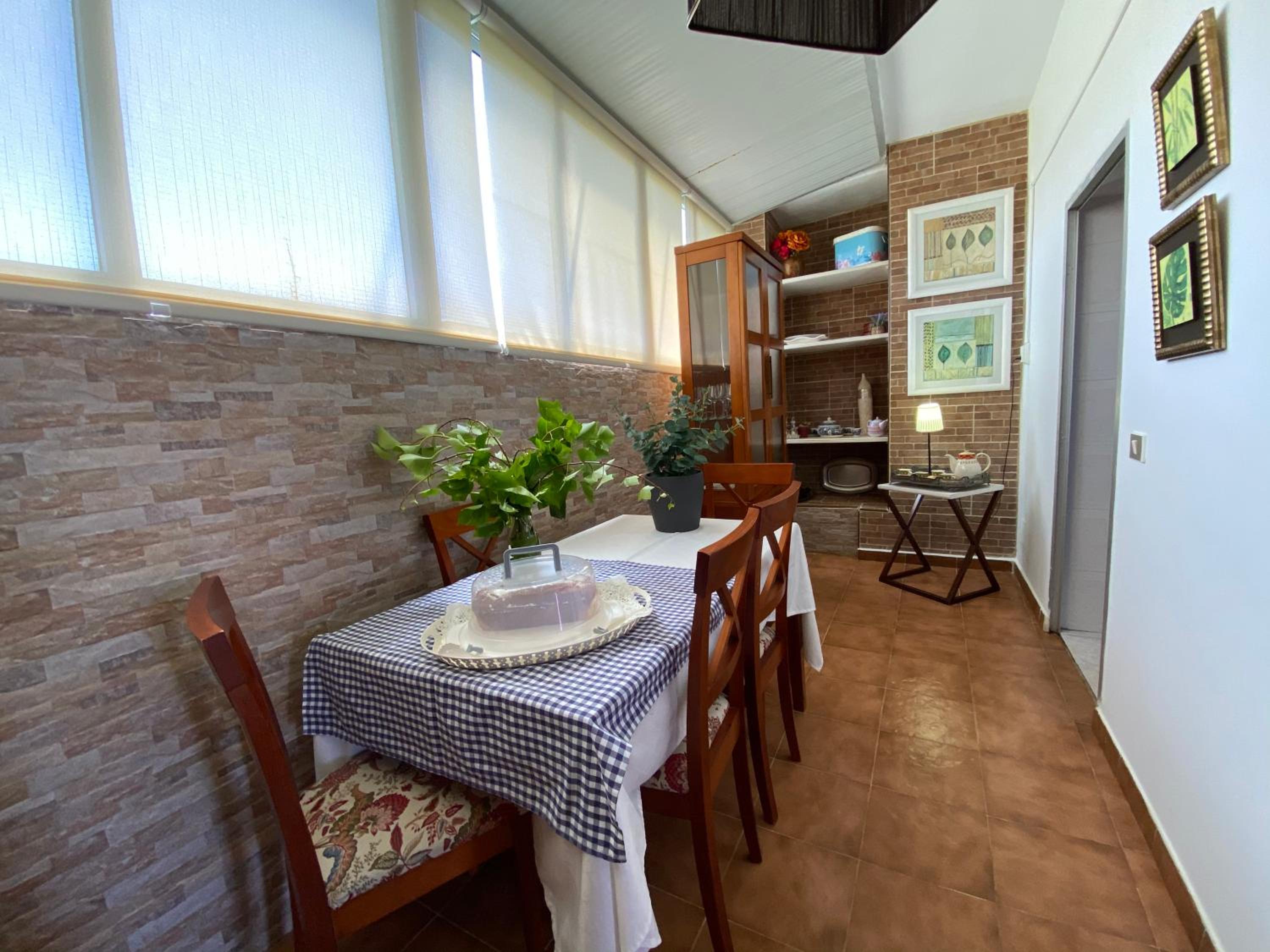 Apartment with Terrace - Photo 8