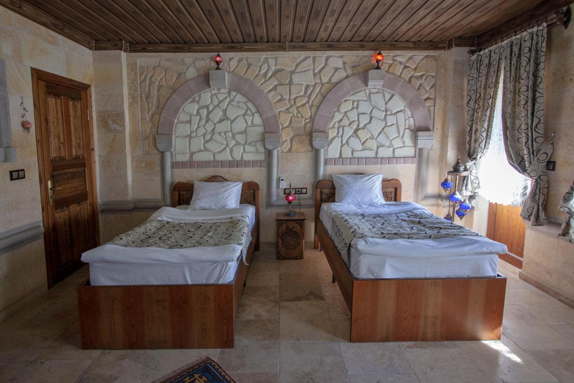 Deluxe Triple Room with Balcony photo 1