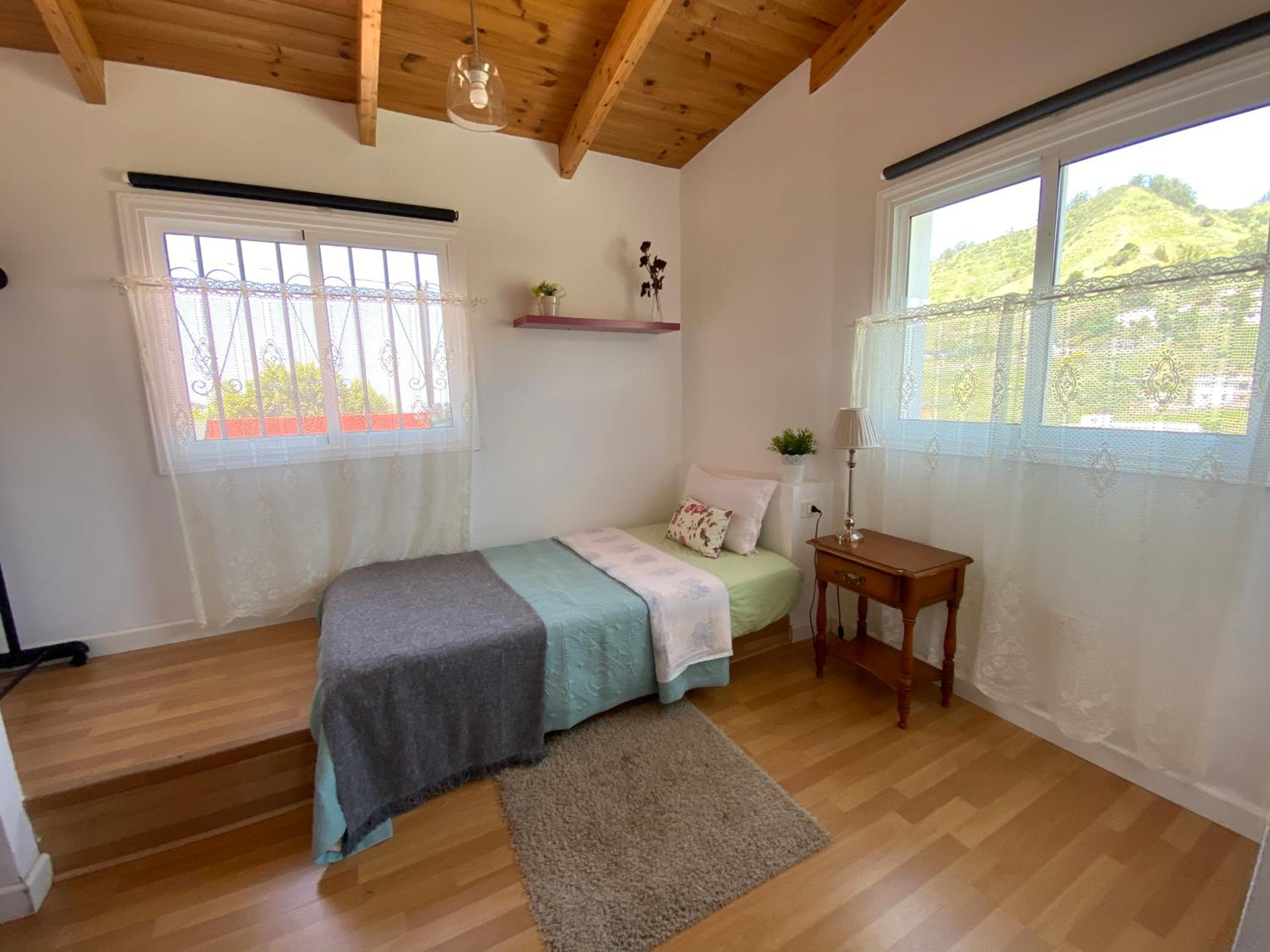 Apartment with Terrace - Photo 13