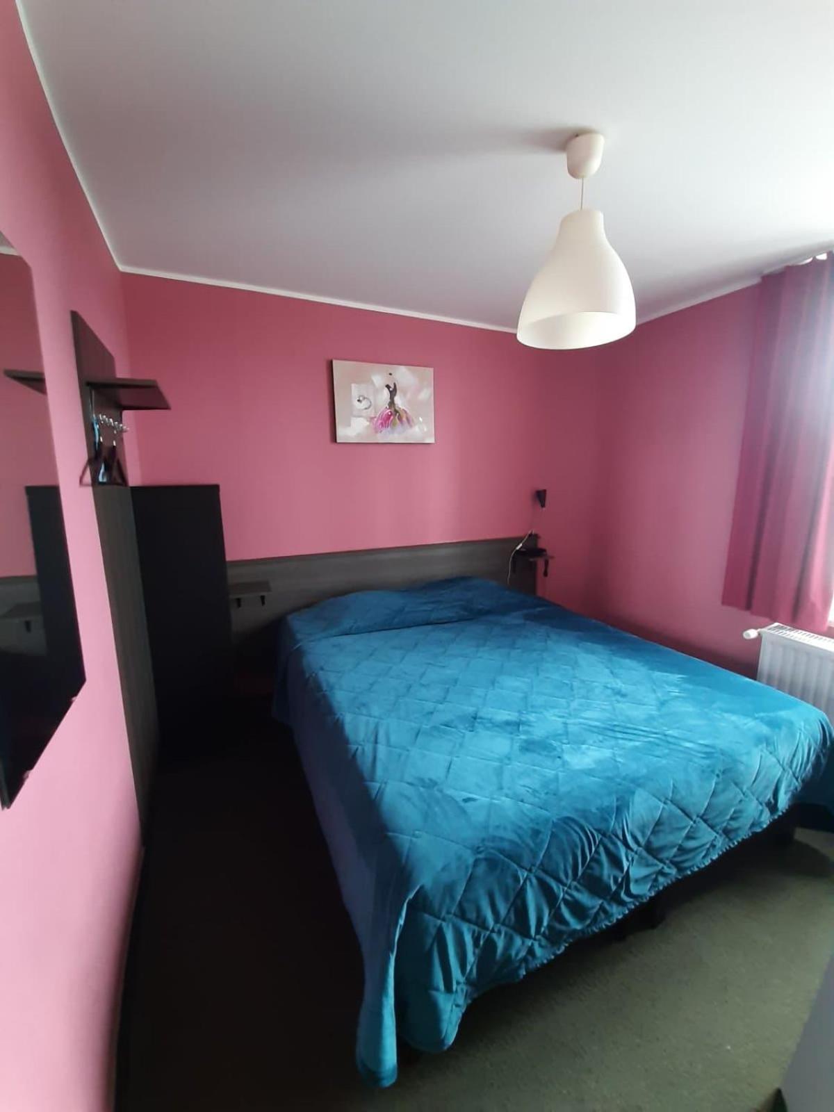 Double Room - Photo 4