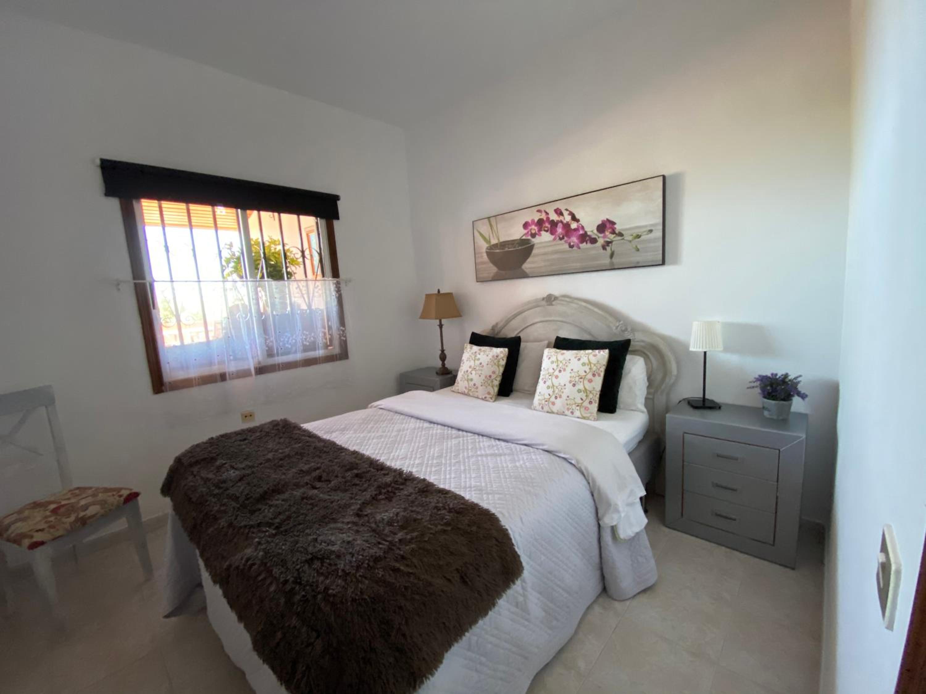 Apartment with Terrace - Photo 15