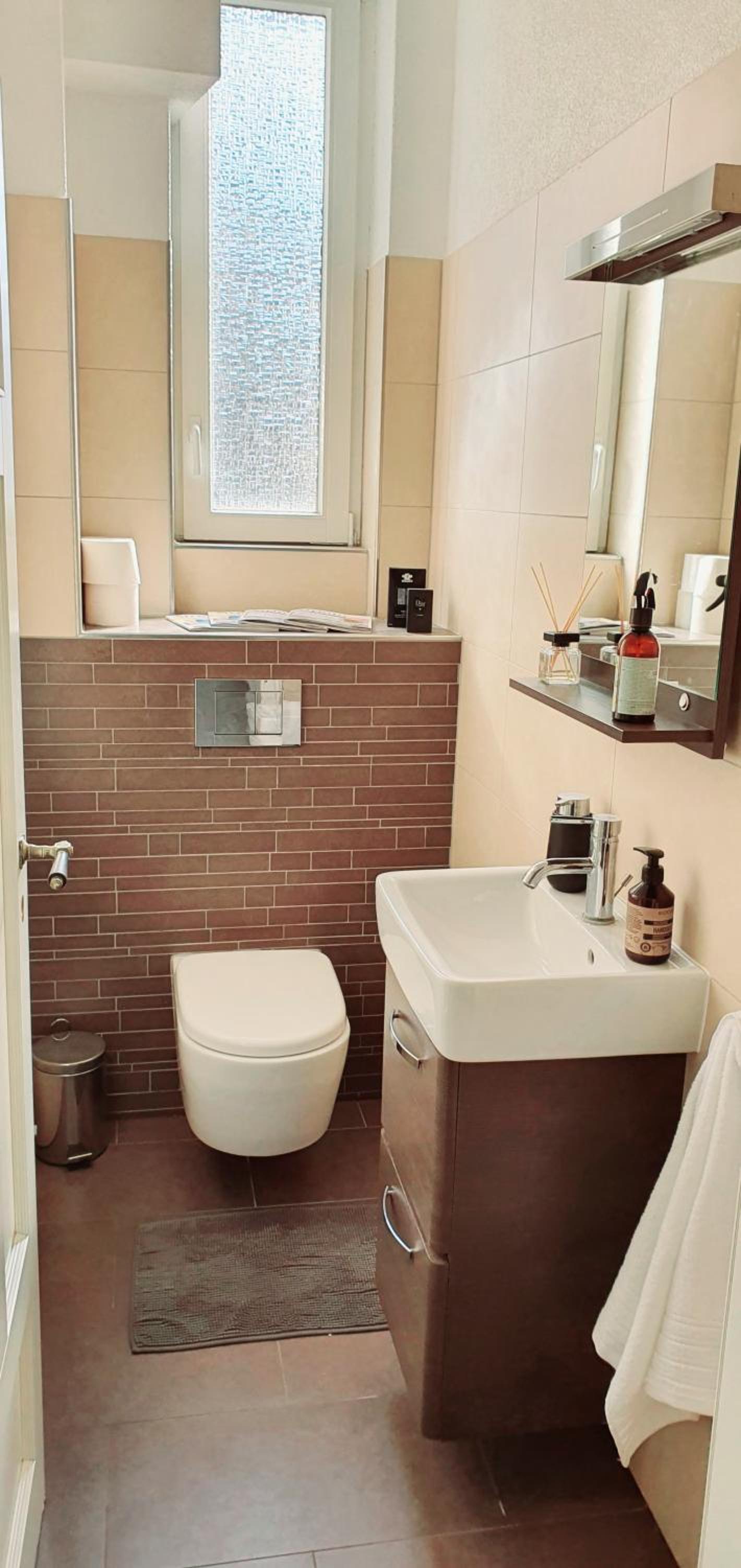 Deluxe Double Room with Balcony - Photo 5