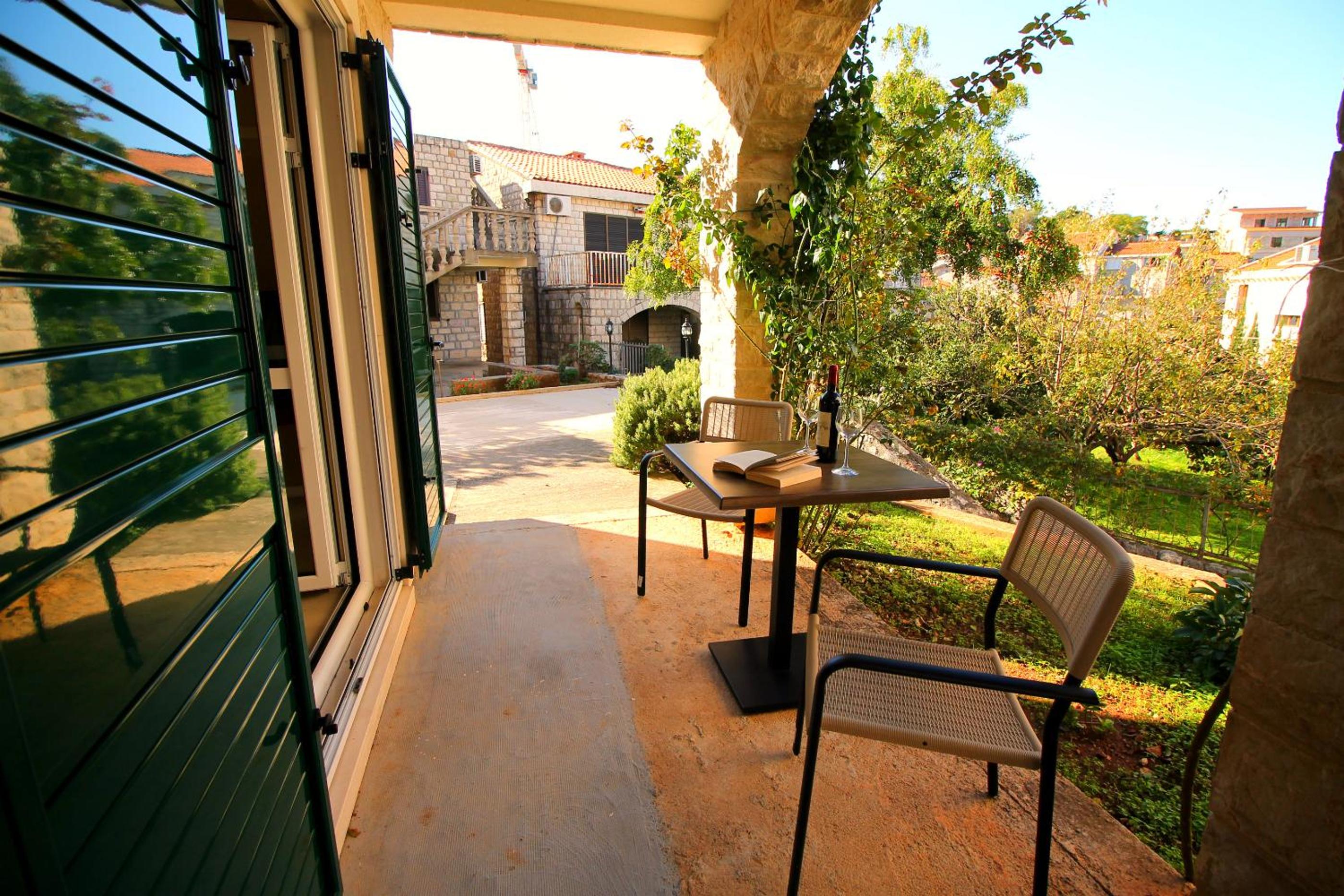 Double Room with Terrace - Ground Floor - Photo 1