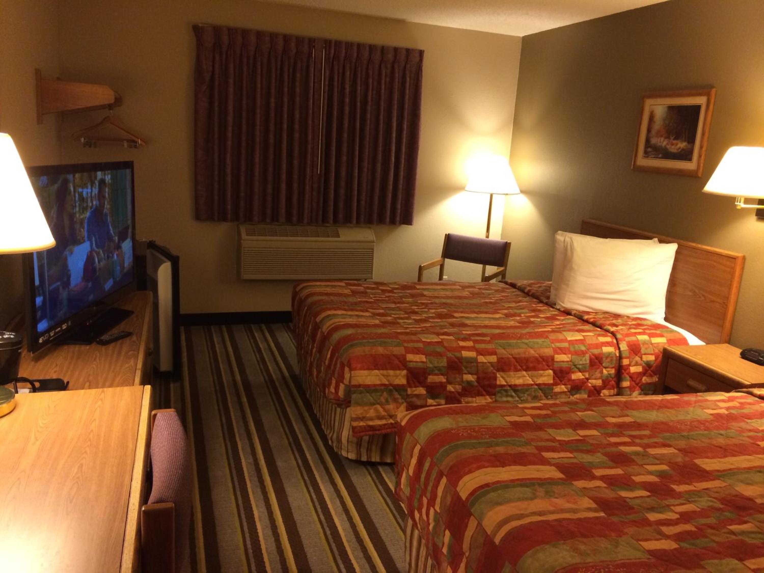 Double Room with Two Double Beds - Non-Smoking - Photo 4