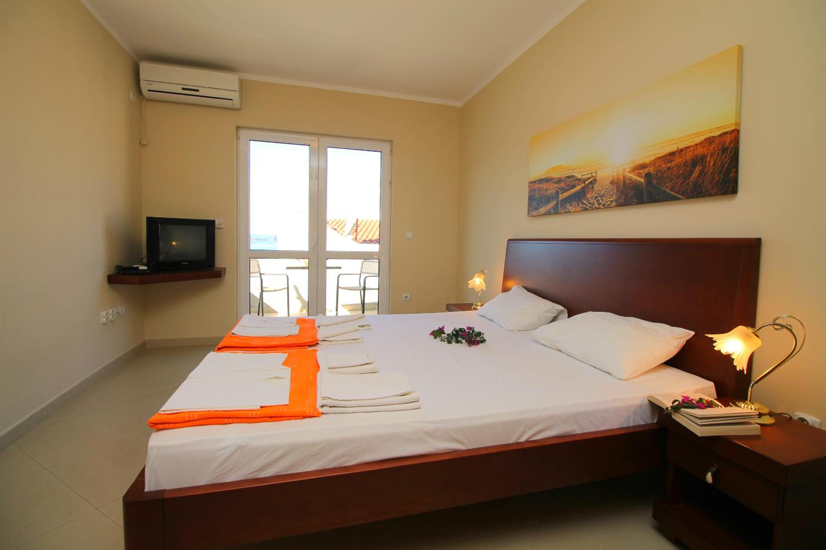 Double Room with Balcony and Sea View - Top Floor - Photo 14
