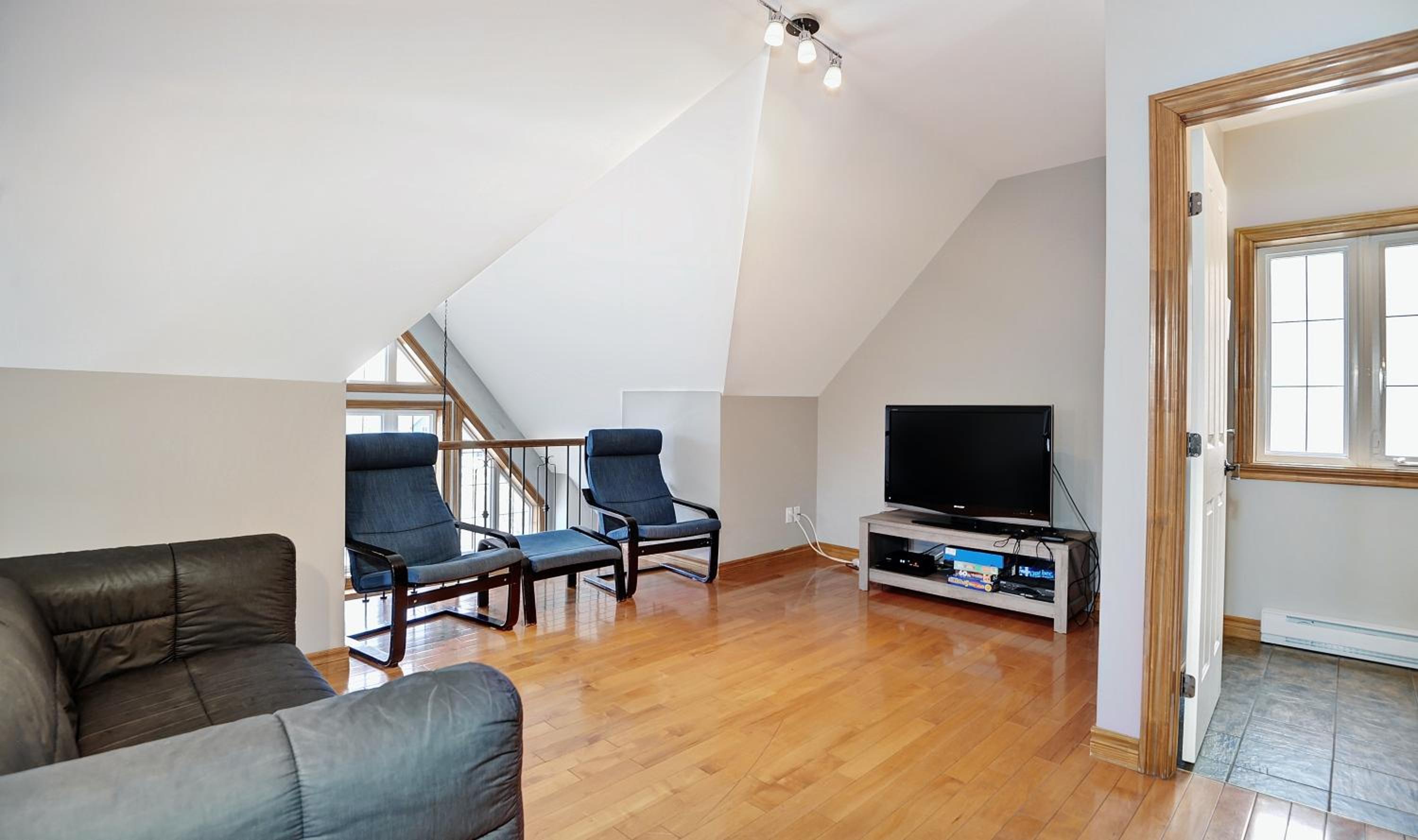 Three-Bedroom Chalet photo 2