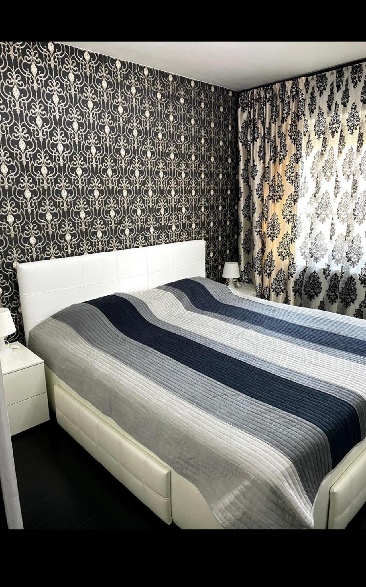 One-Bedroom Apartment - Photo 1