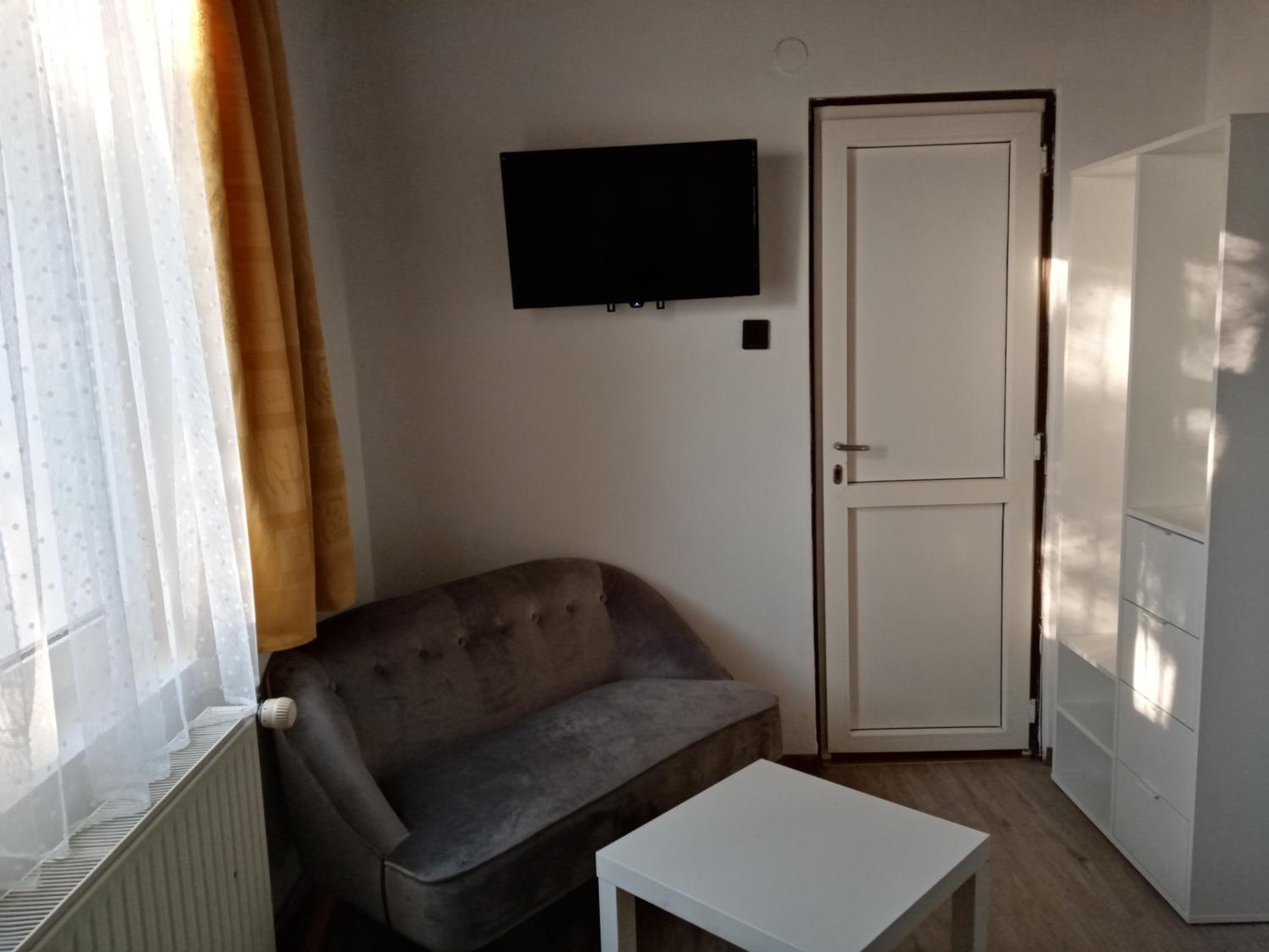 Standard Family Room photo 2