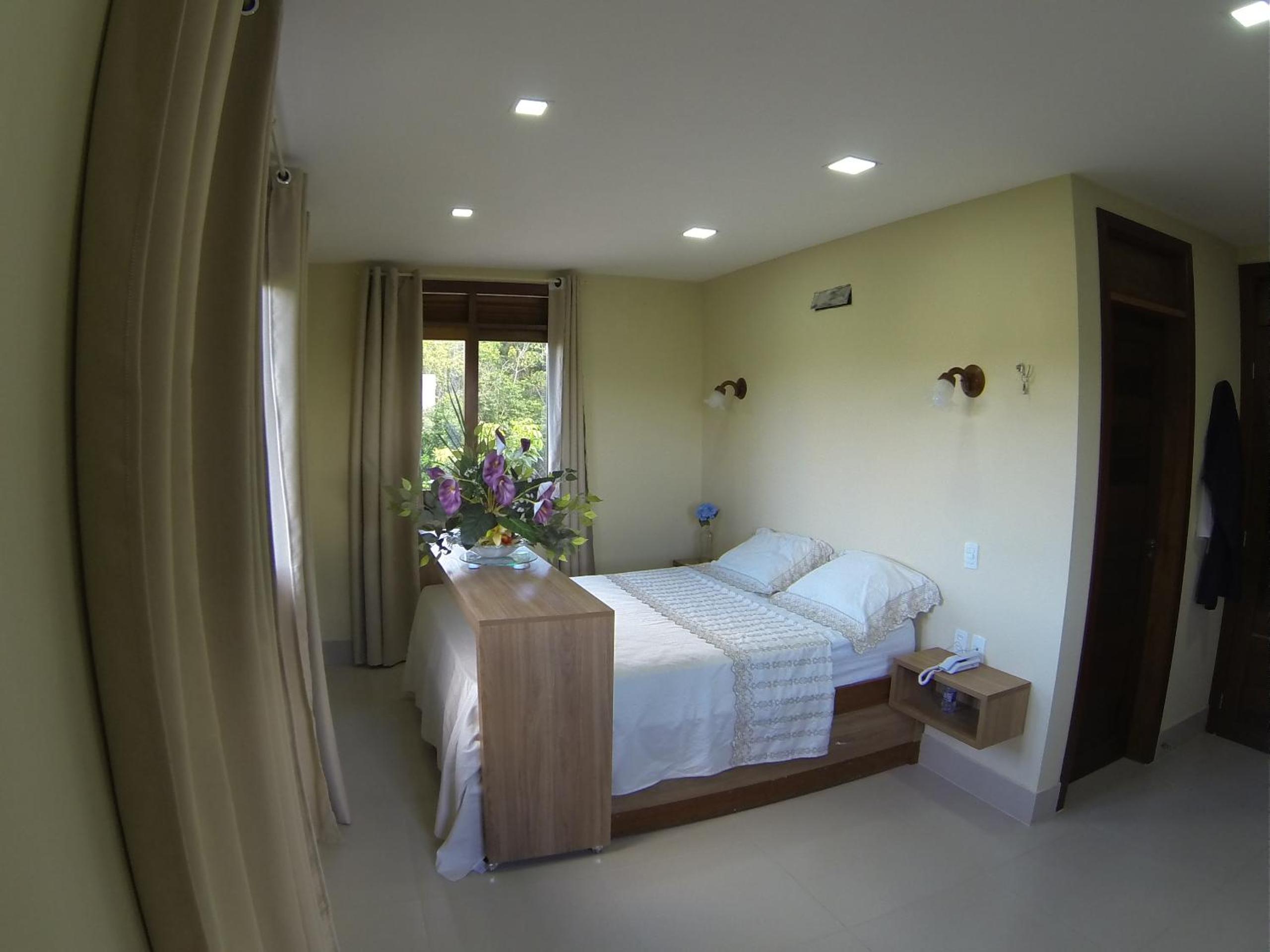 Five-Bedroom House photo 1
