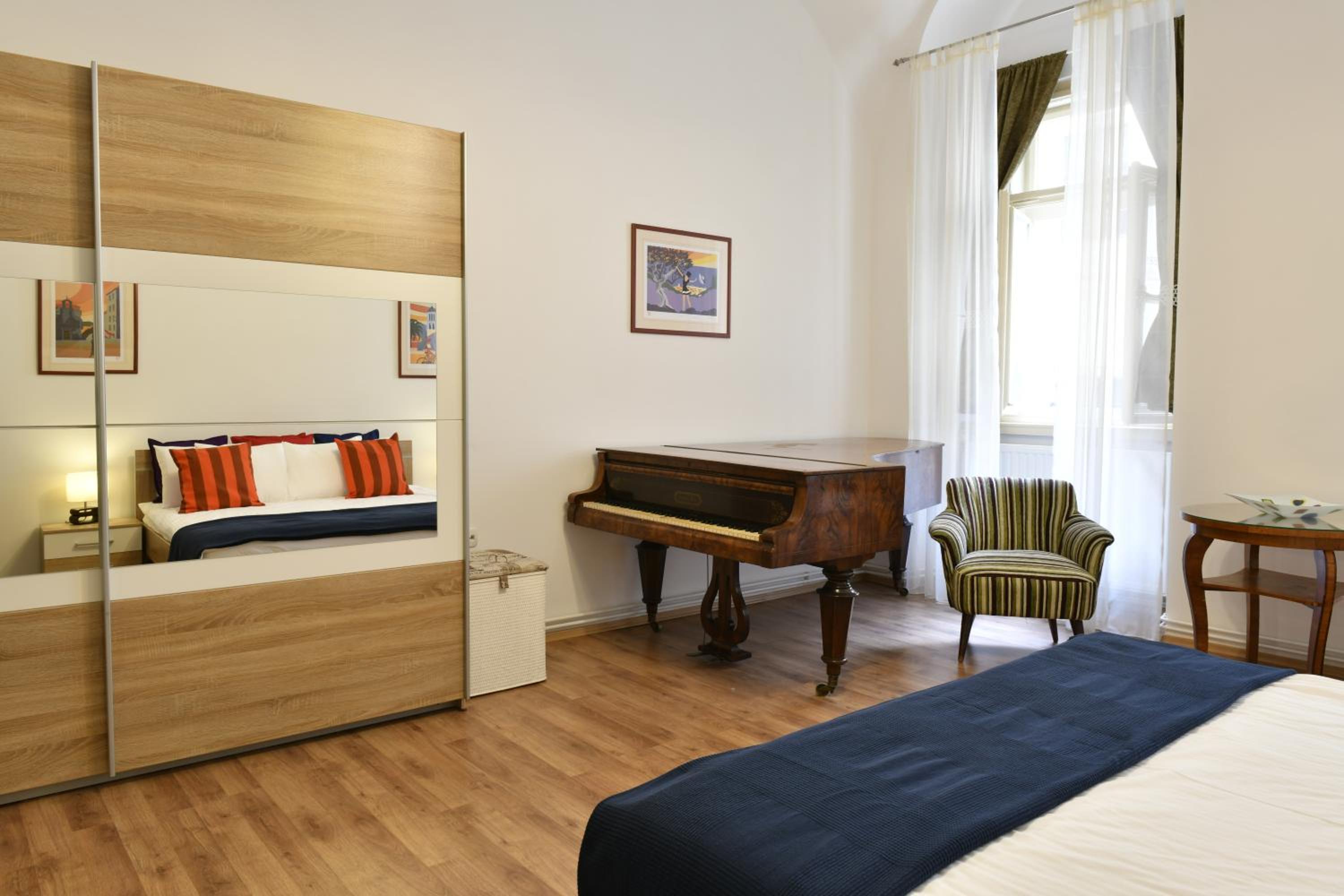 Three-Bedroom Apartment - Photo 41