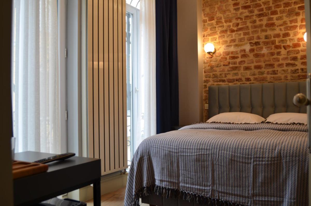 Double Room with Private Bathroom photo 3