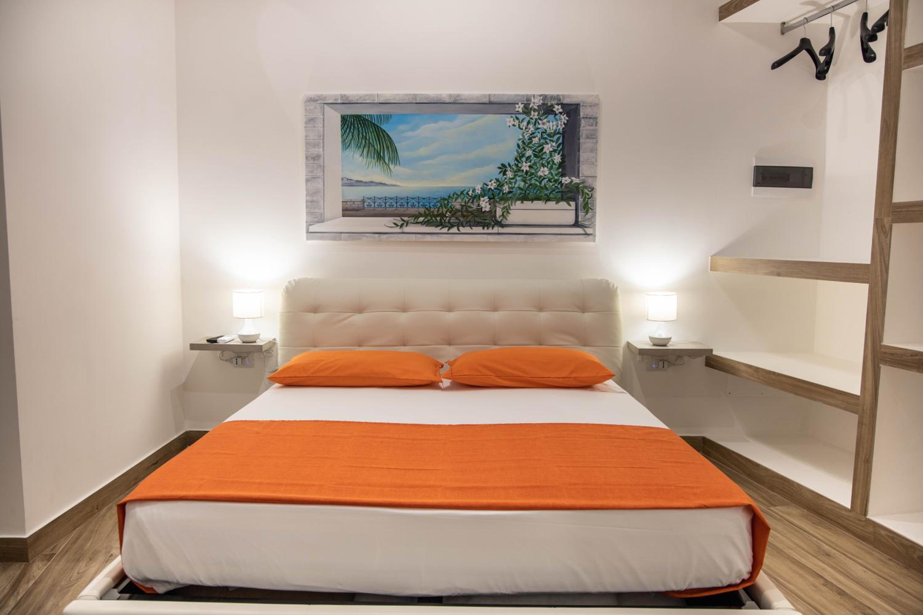 Quadruple Room with Private Bathroom - Photo 5