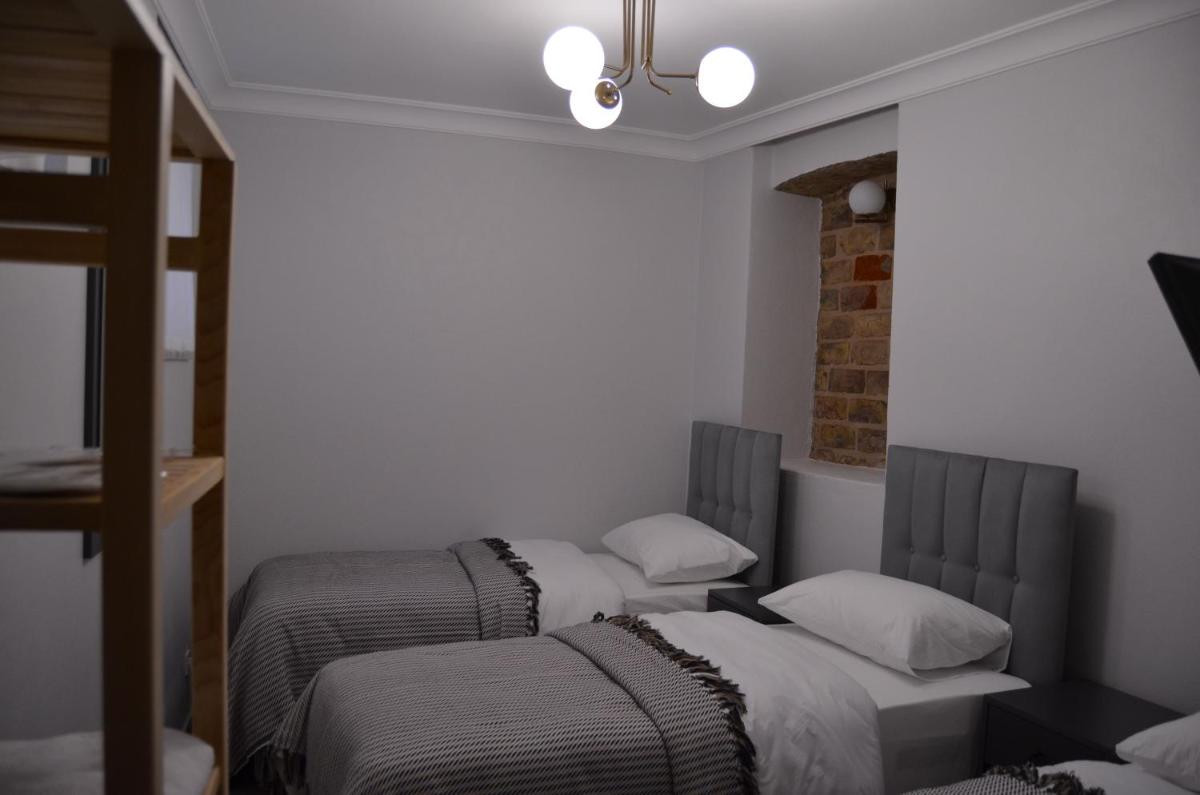 Triple Room with Private Bathroom photo 3