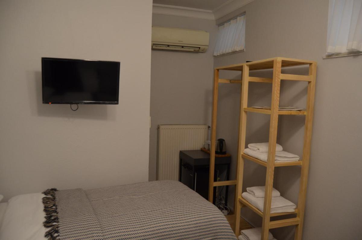 Triple Room with Private Bathroom photo 1