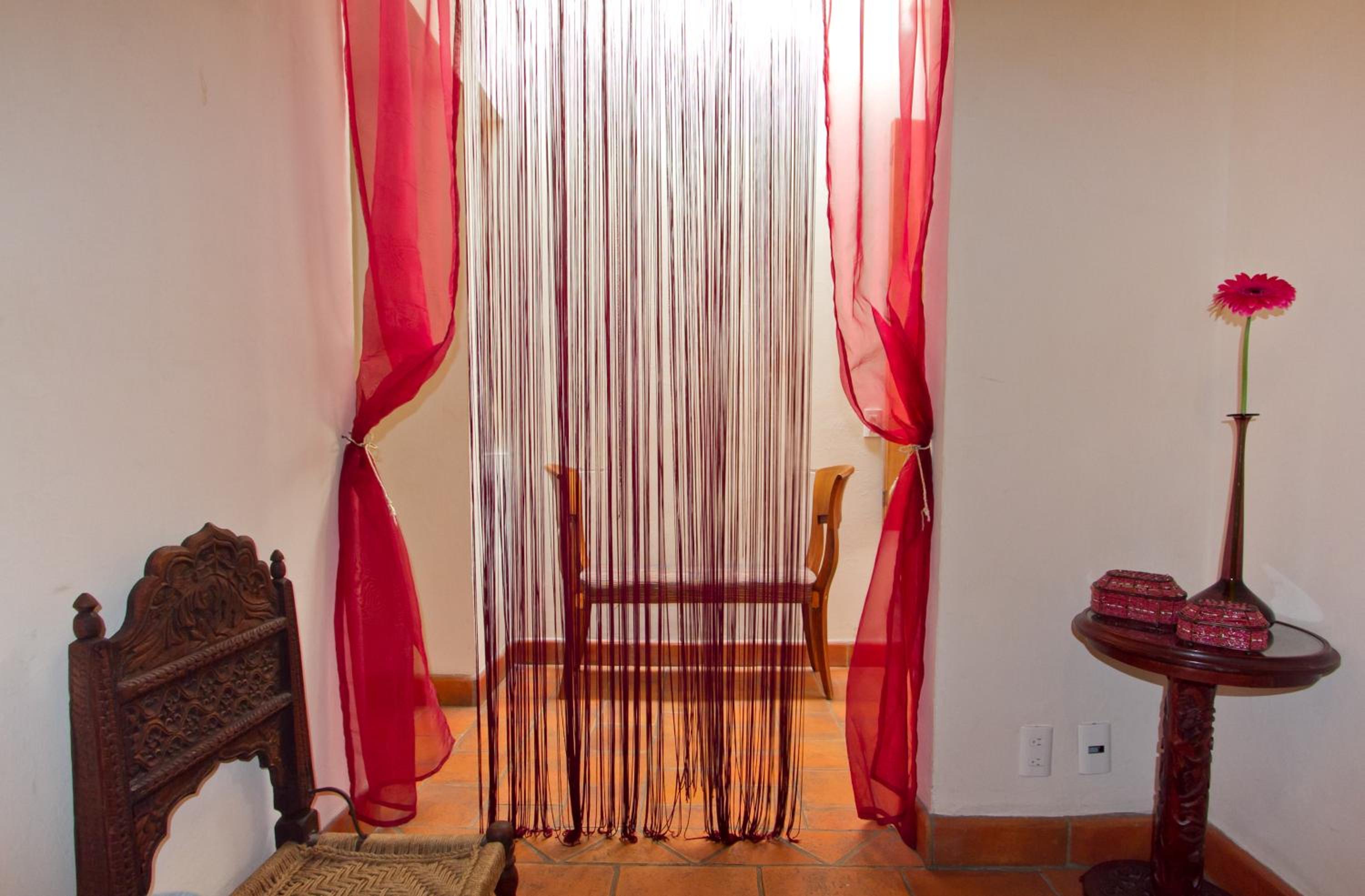 Queen Room with Two Queen Beds - Photo 7