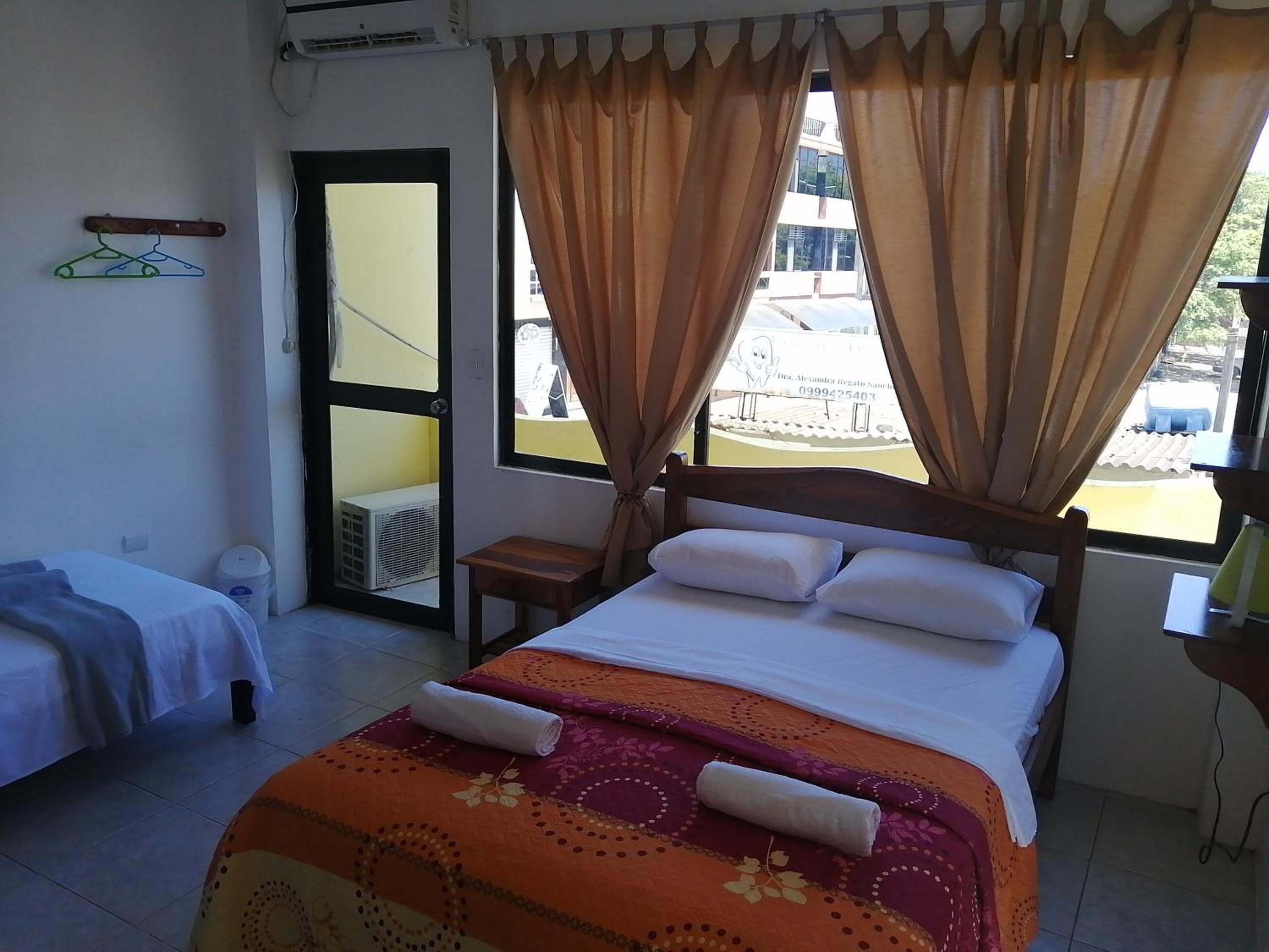 Triple Room with Private Bathroom photo 2