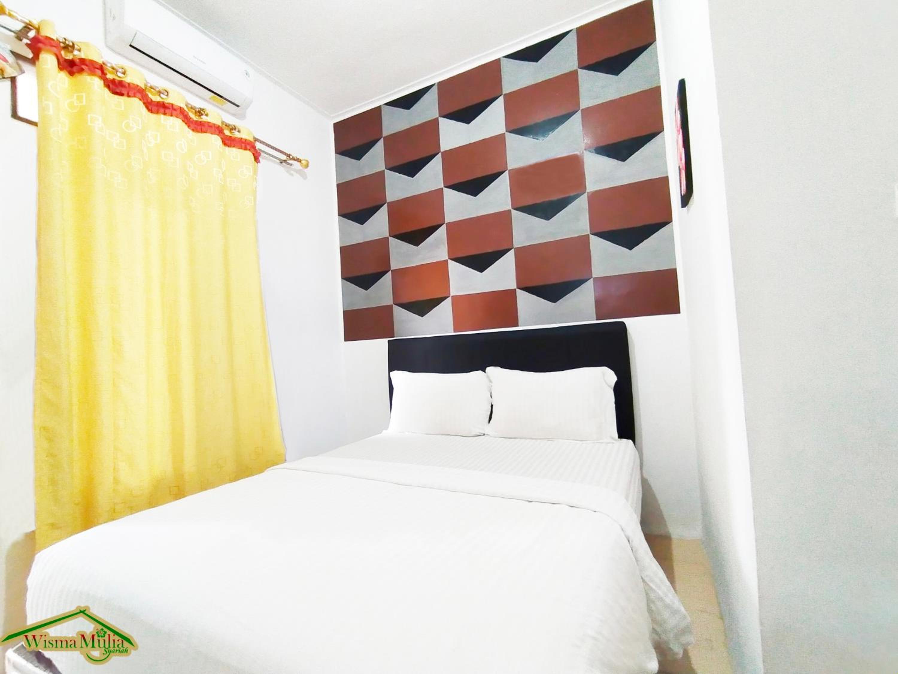 Budget Double Room - Photo 17