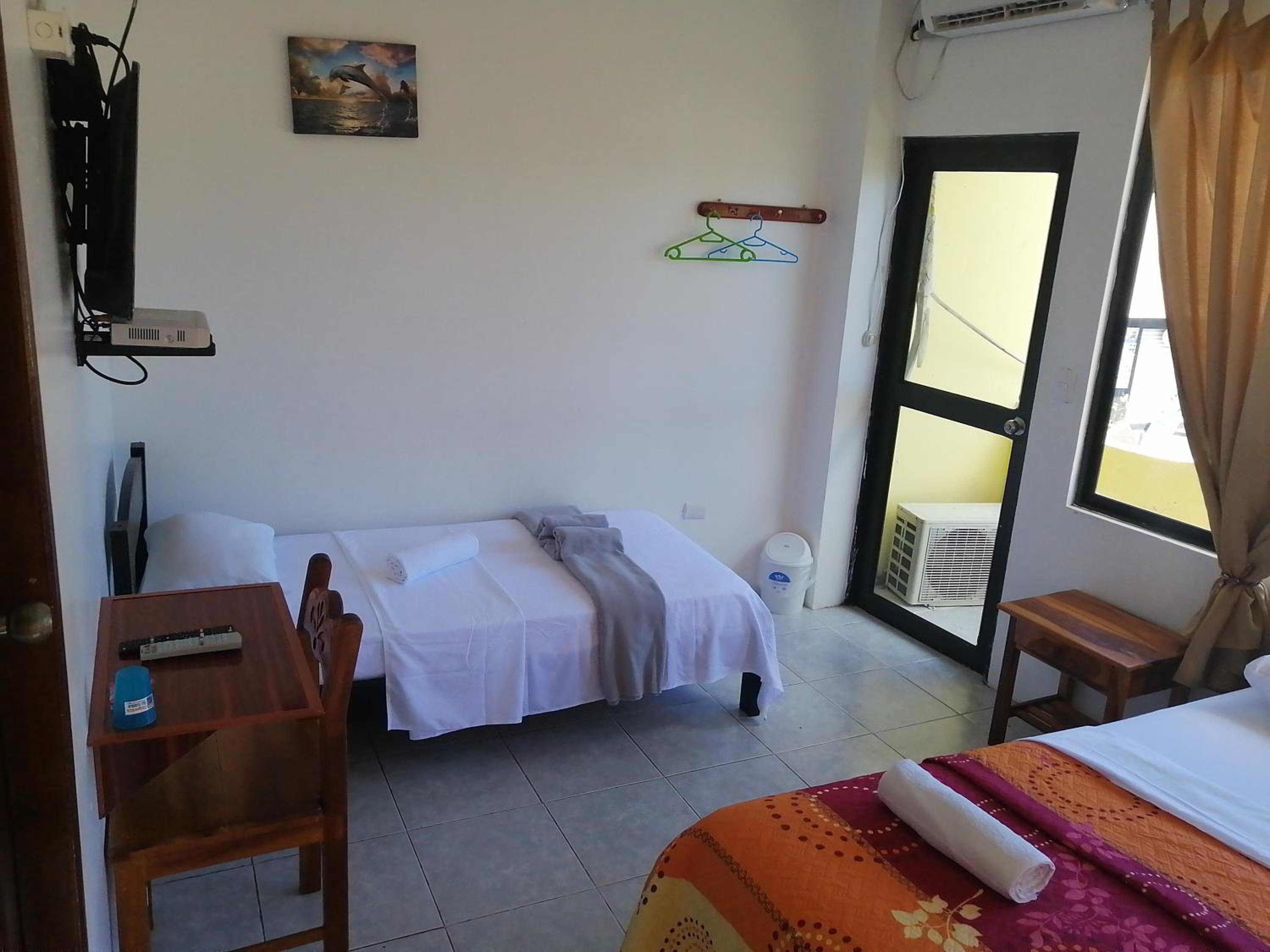 Triple Room with Private Bathroom photo 3