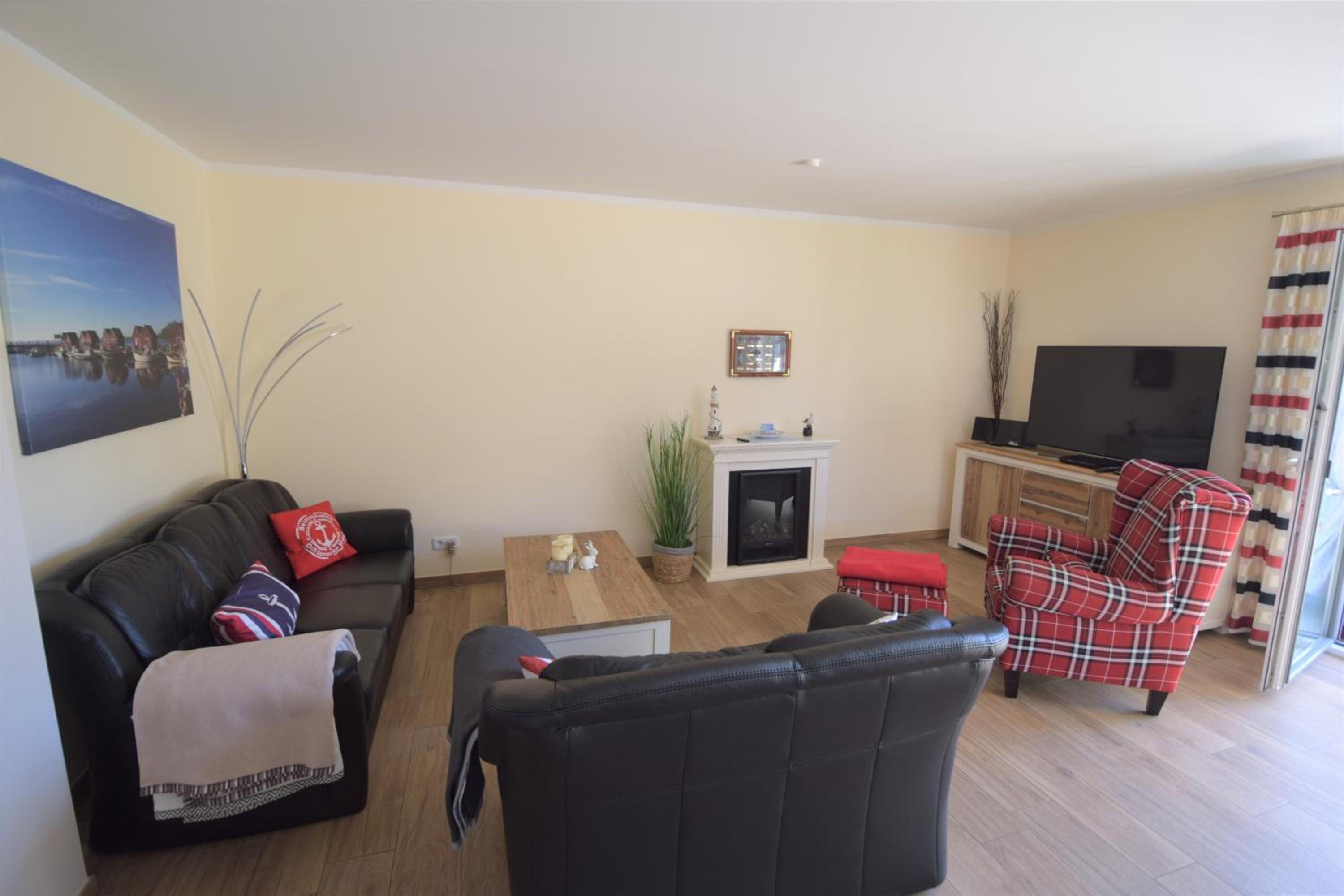 Three-Bedroom House photo 1