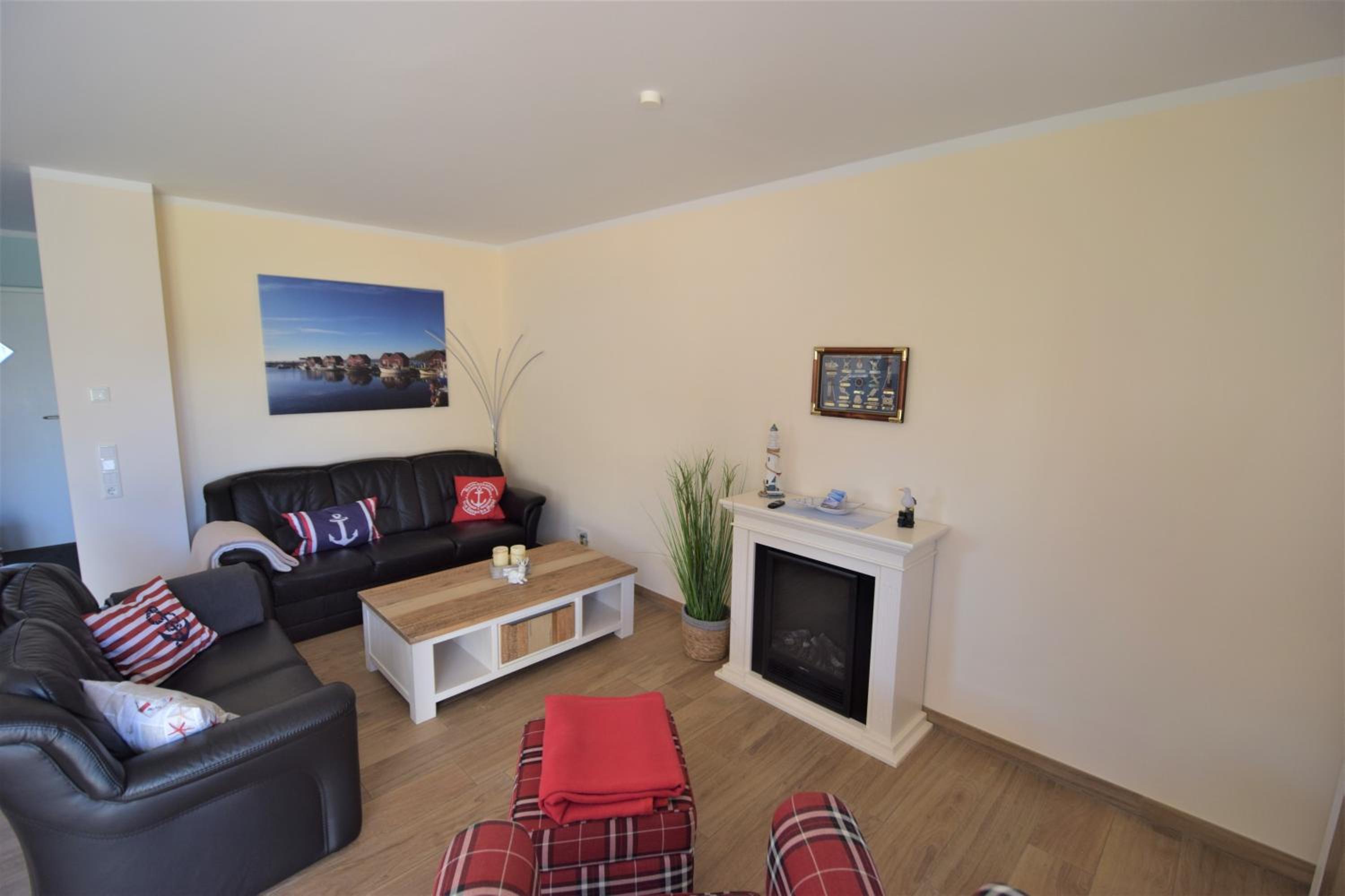 Three-Bedroom House photo 2