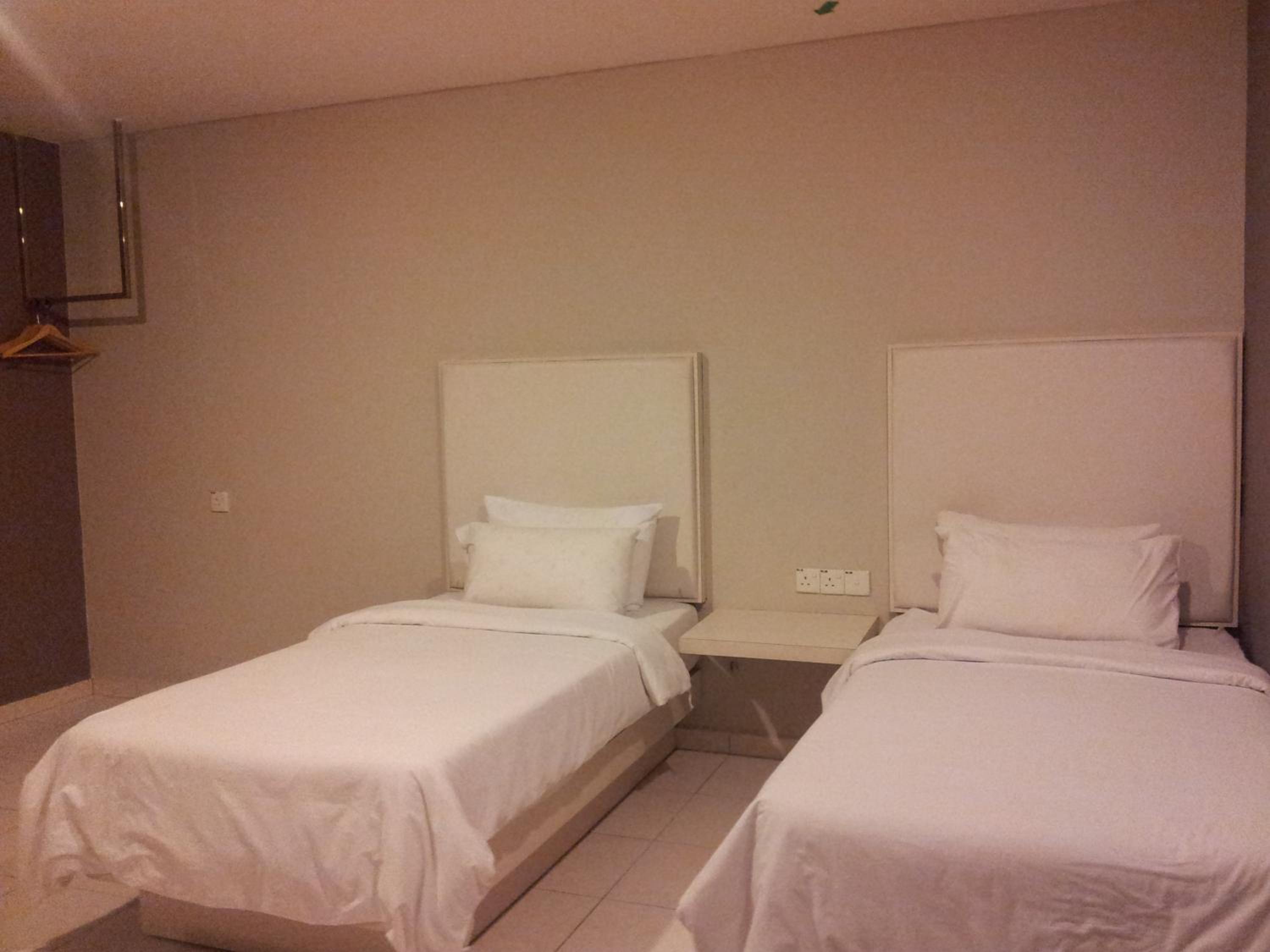 Superior Twin Room No Window photo 1