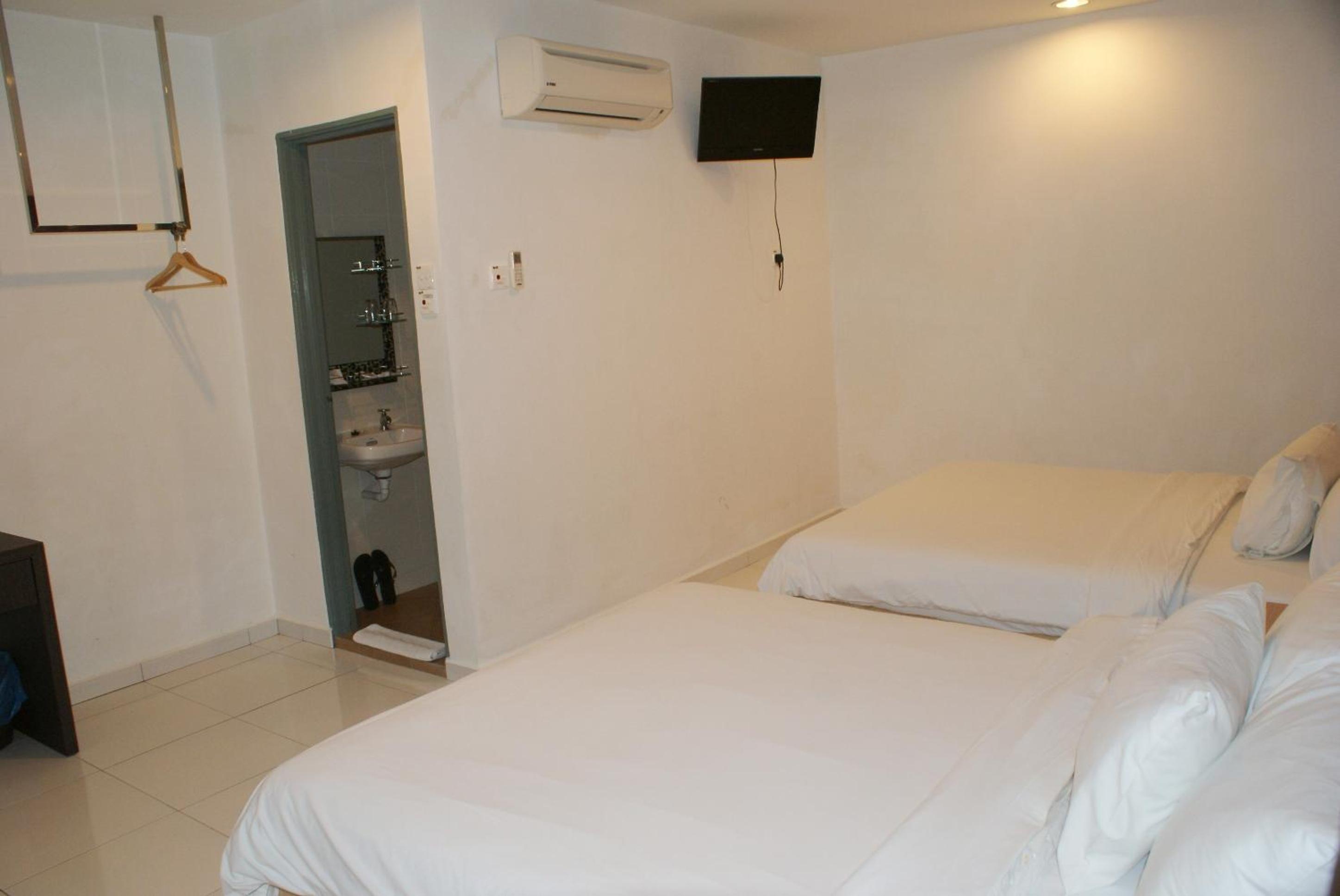 Executive Suite no window photo 3