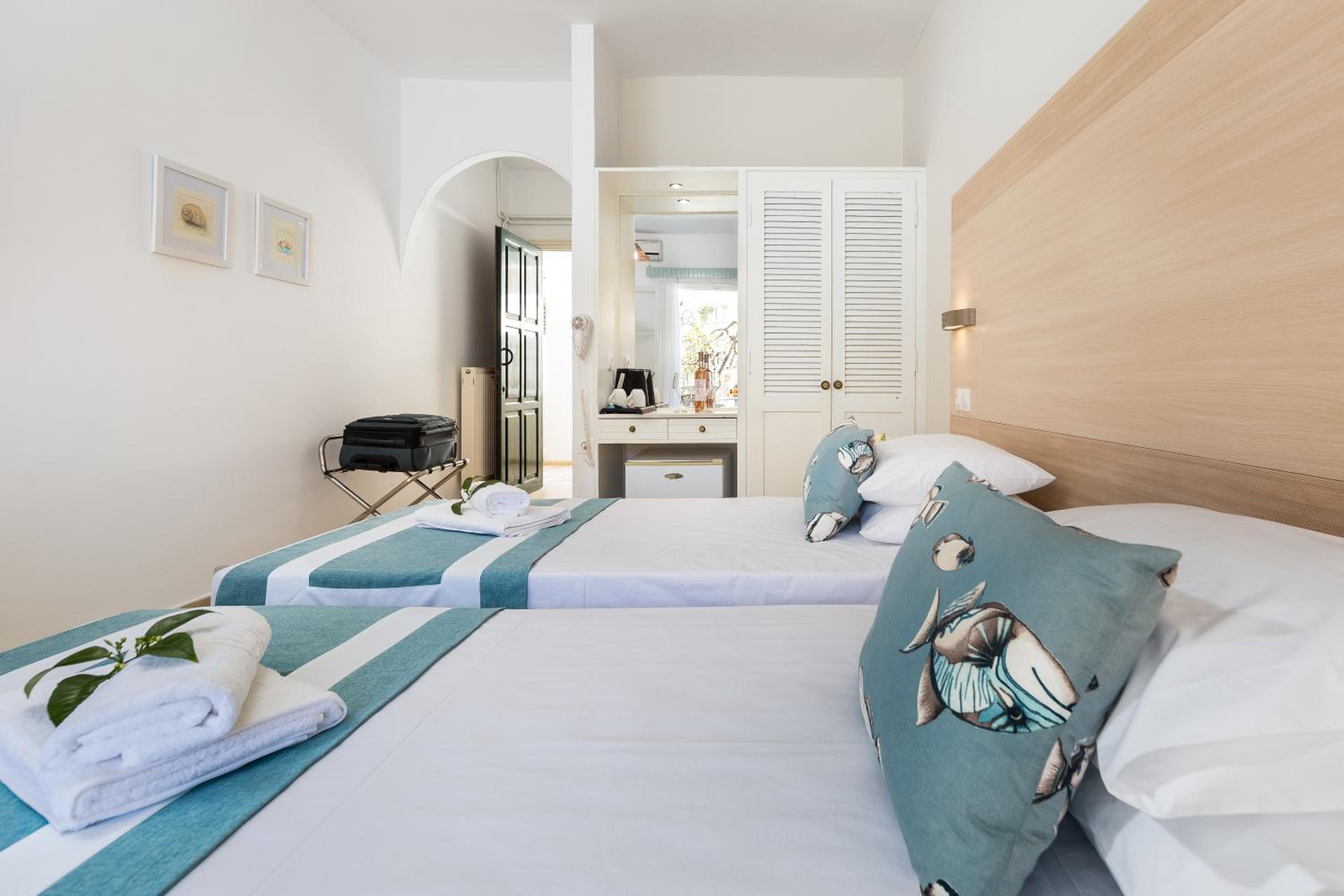 Double or Twin Room - Photo 15