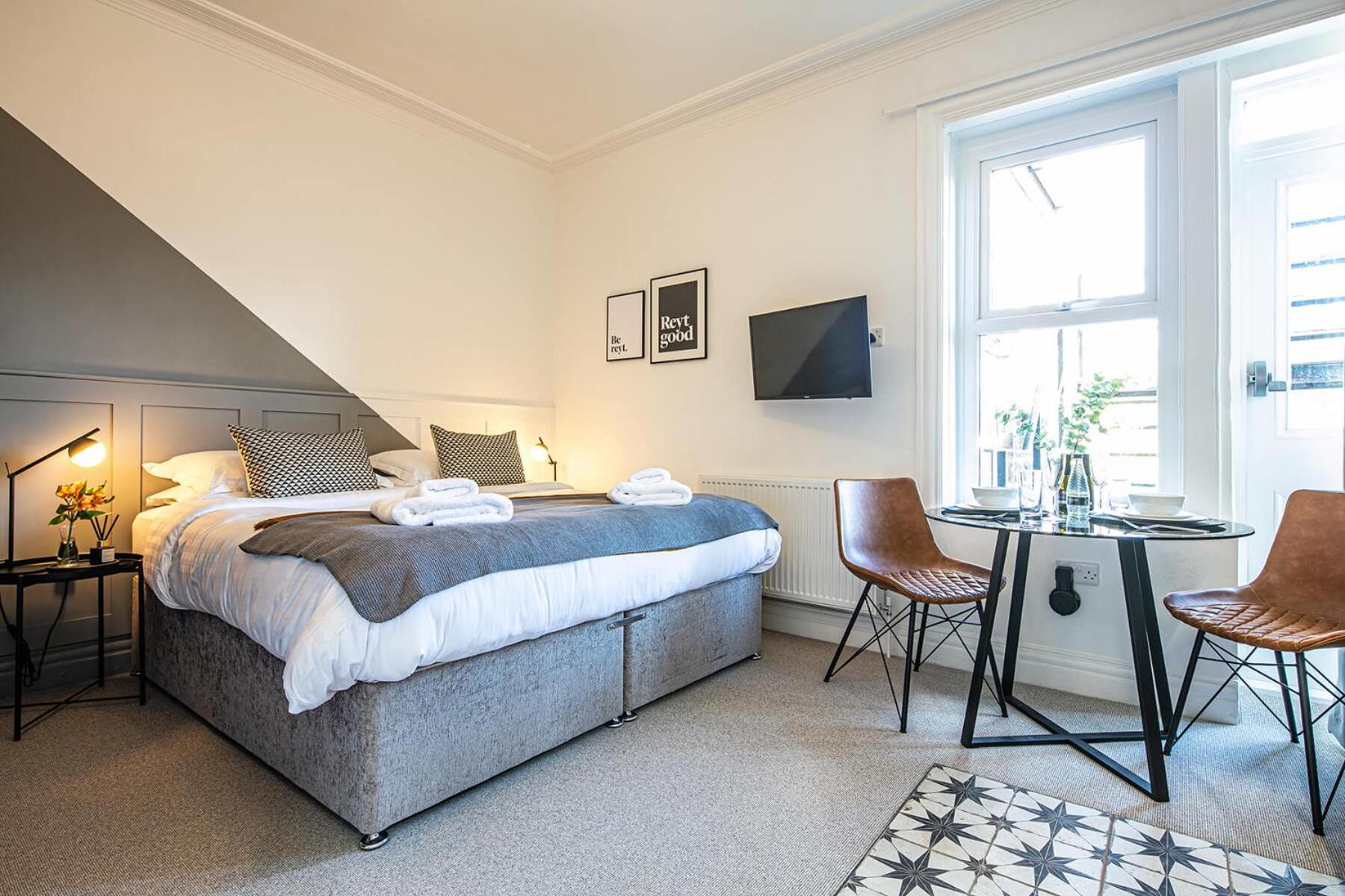 Super King / Twin Studio with Kitchenette photo 2