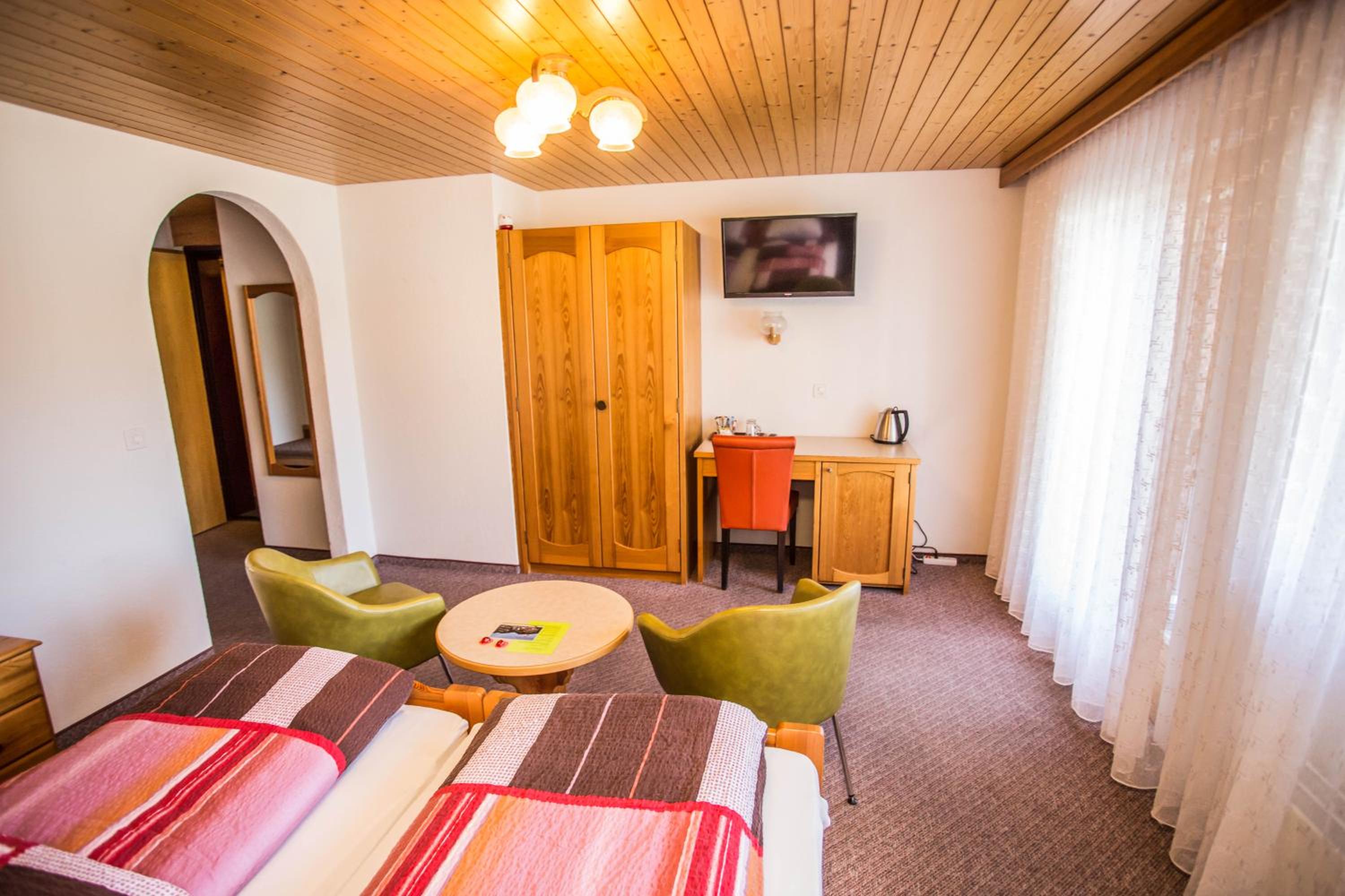 Superior Double Room with Balcony - Photo 4