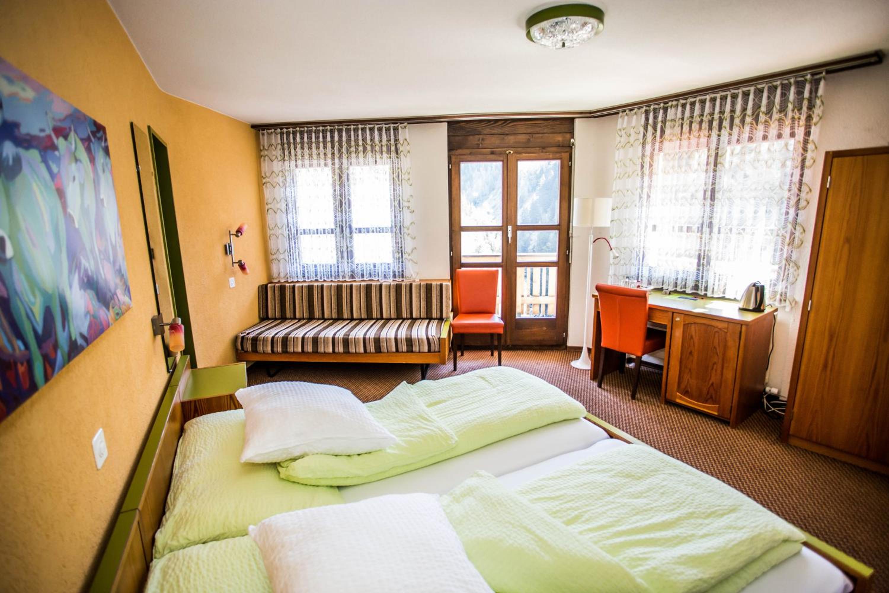 Superior Double Room with Balcony - Photo 5