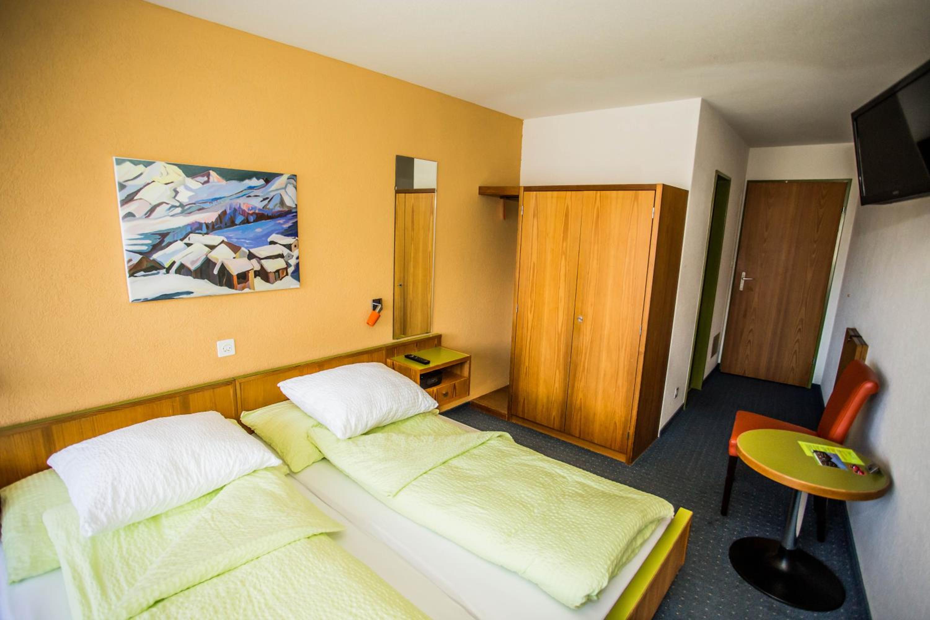 Standard Double Room with Balcony - Photo 5
