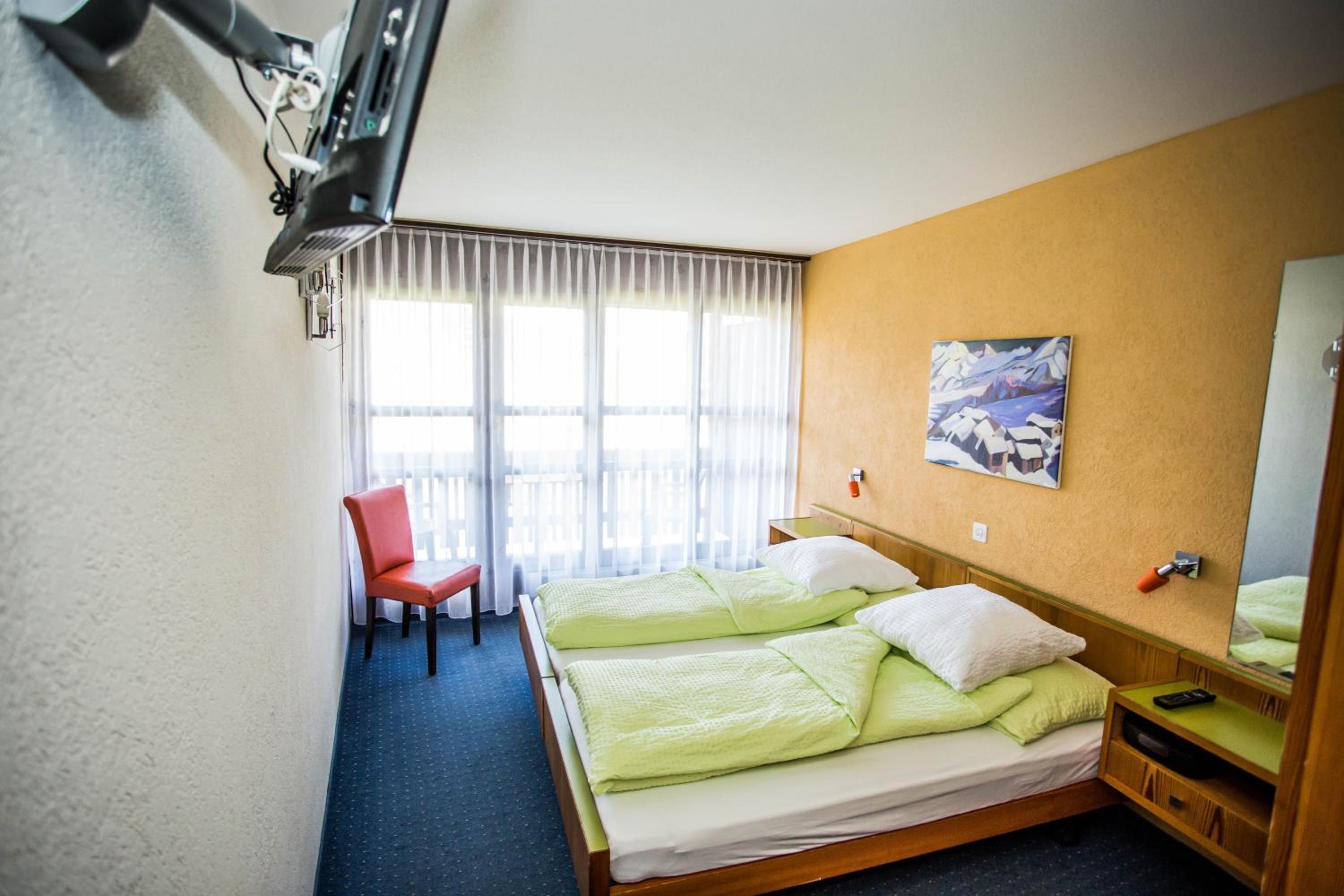Standard Double Room with Balcony - Photo 4