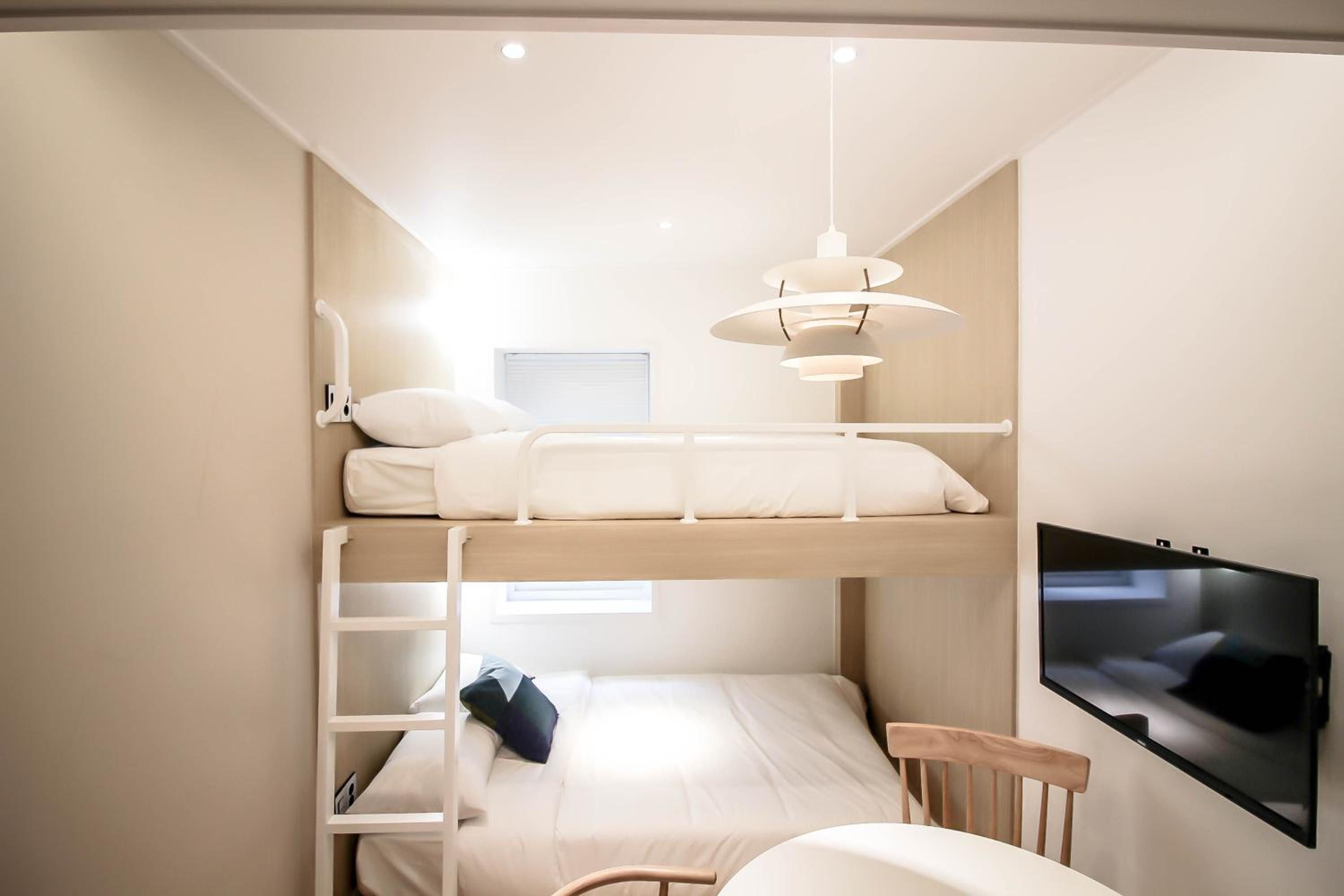 Quadruple Room - Photo 7
