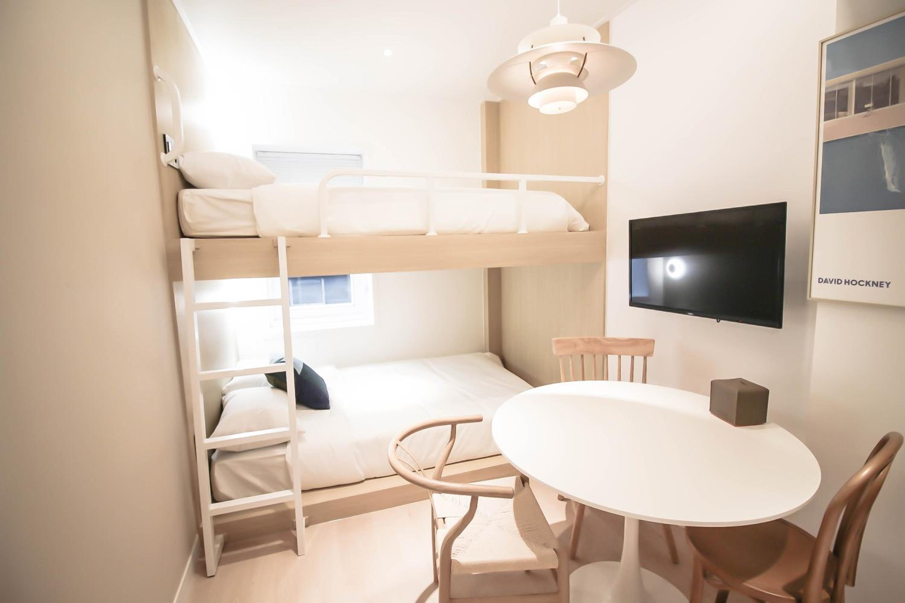 Quadruple Room - Photo 8