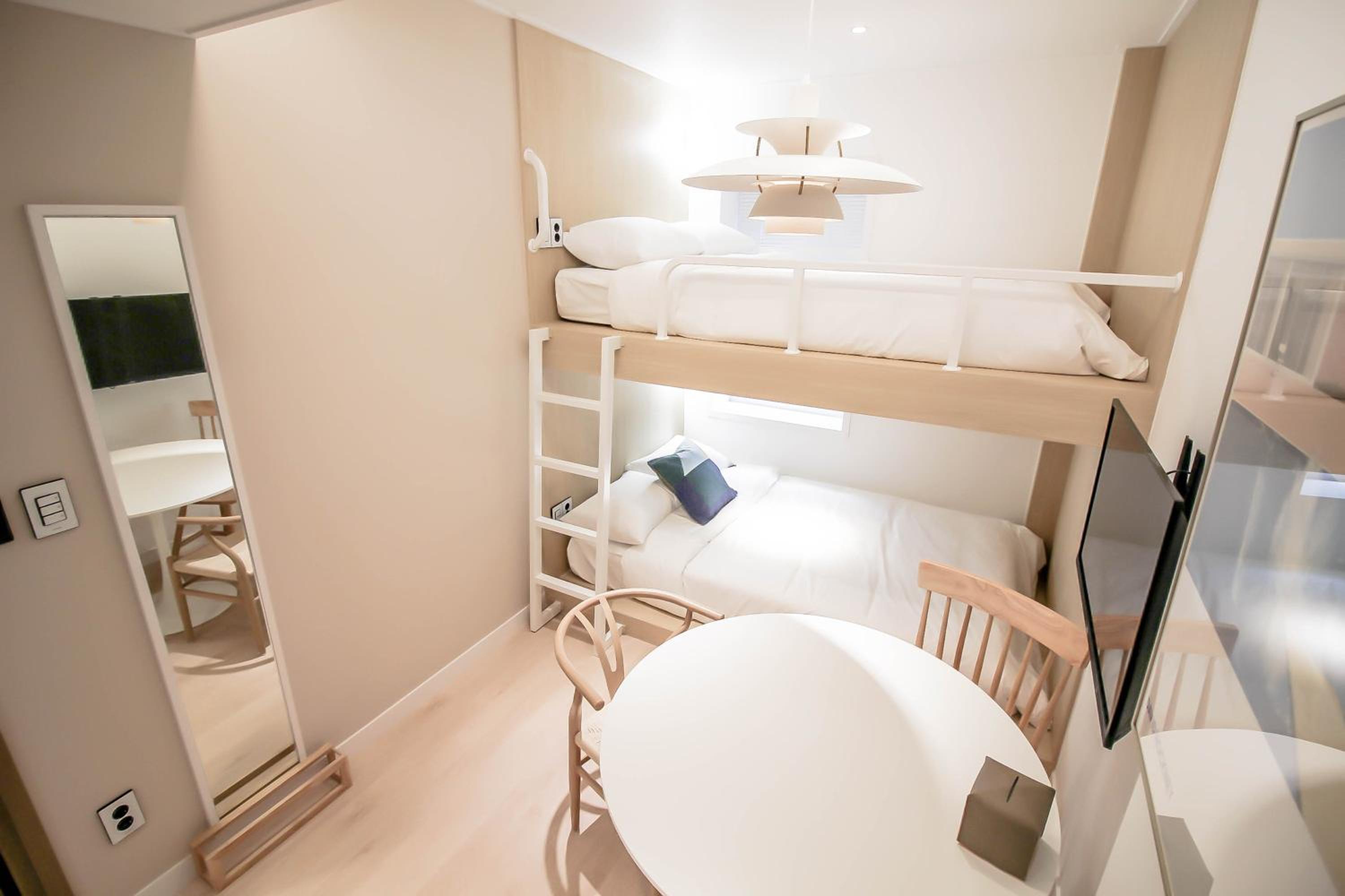 Quadruple Room - Photo 9