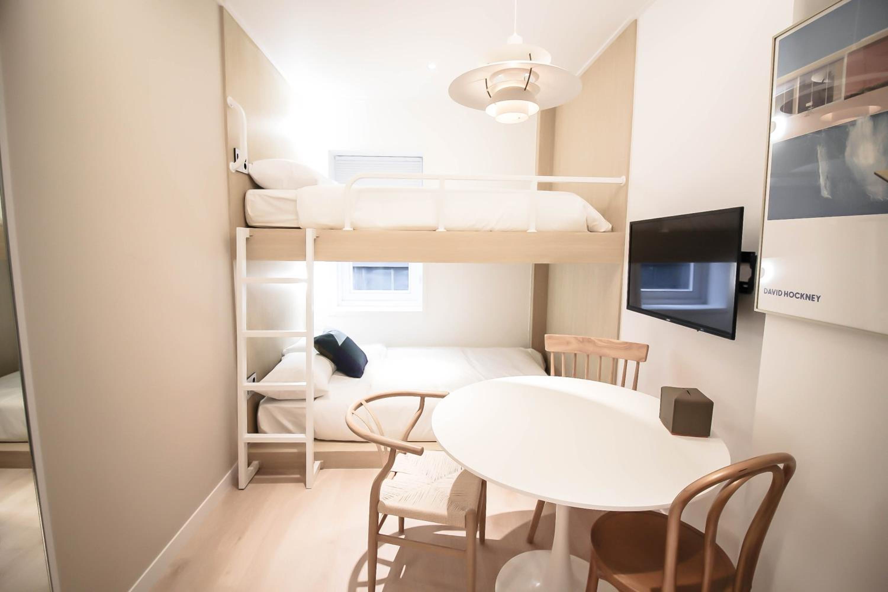 Quadruple Room - Photo 5